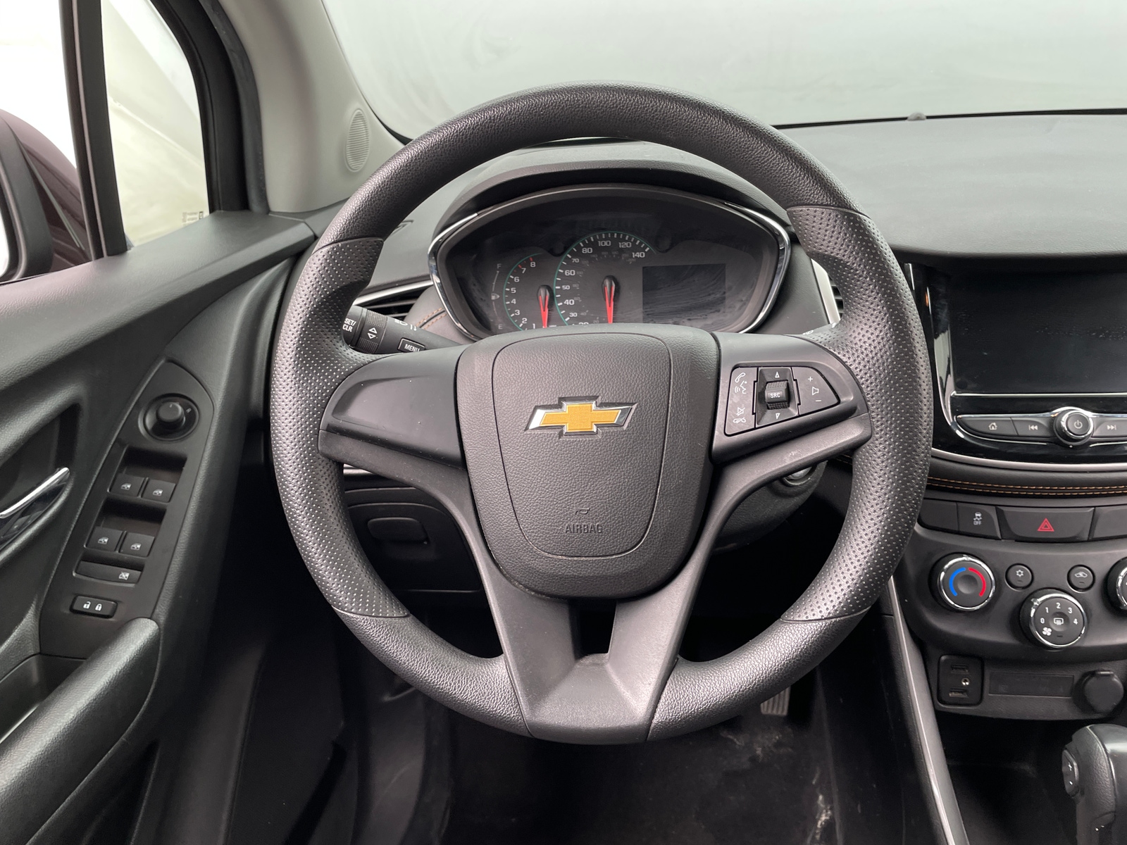 Thumbnail: 2022 Chevrolet Trax - 5