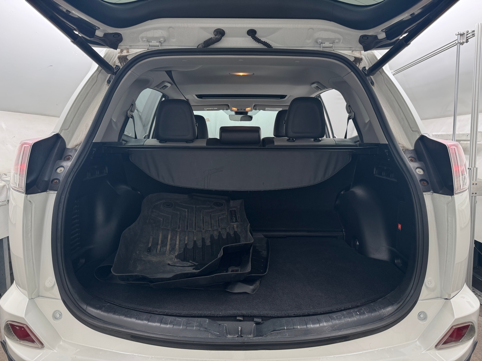 Thumbnail: 2016 Toyota RAV4 - 6