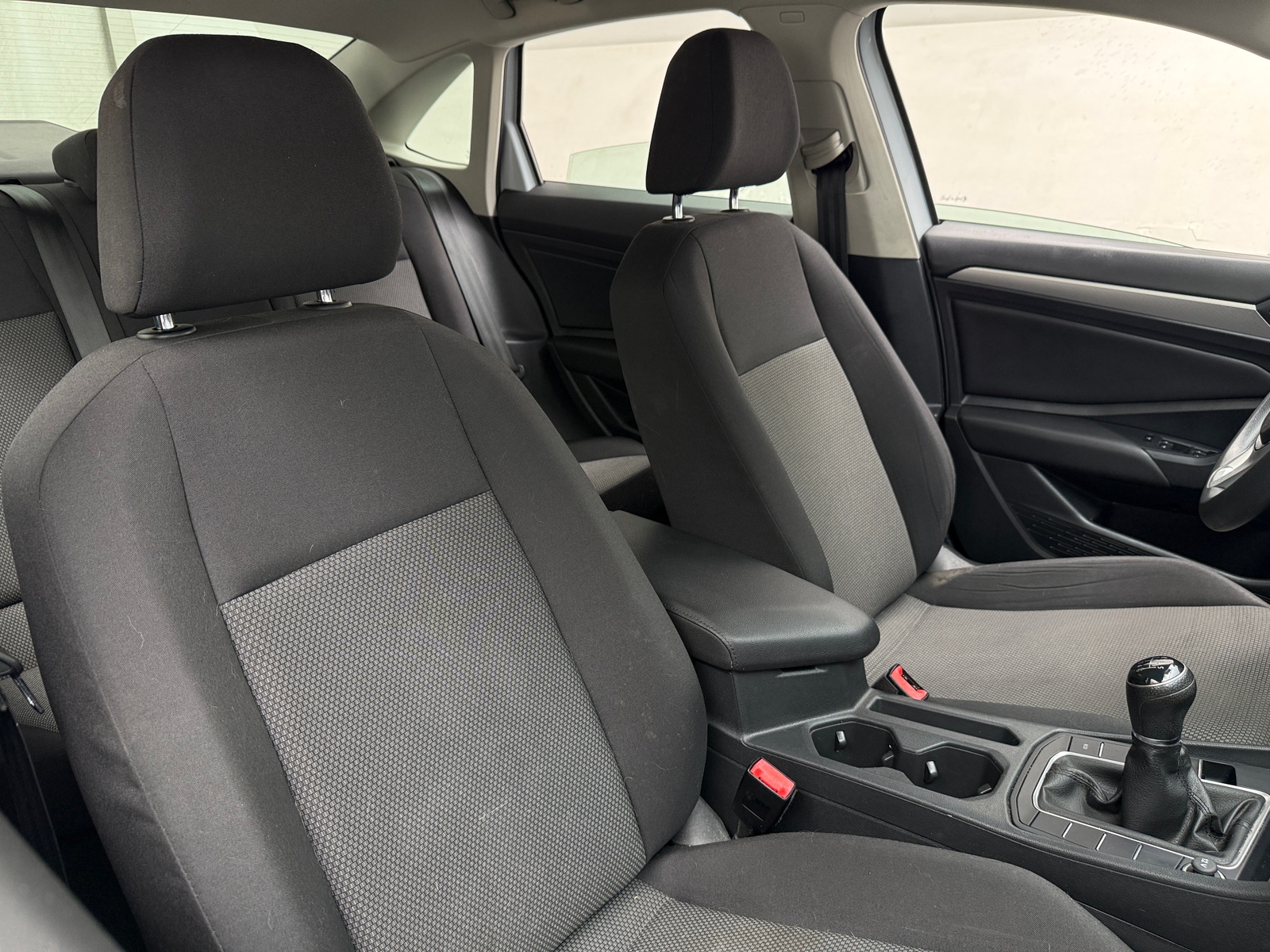 Thumbnail: 2019 Volkswagen Jetta - 2