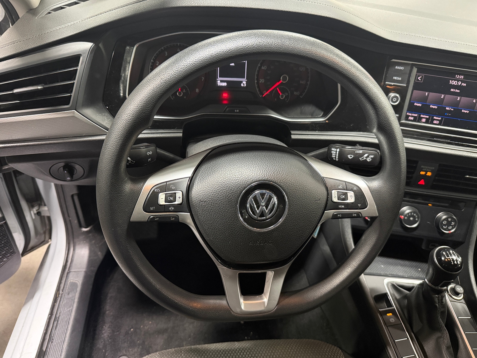 Thumbnail: 2019 Volkswagen Jetta - 5