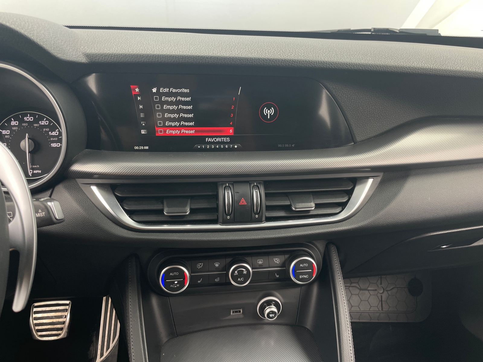 Thumbnail: 2019 Alfa Romeo Stelvio - 3