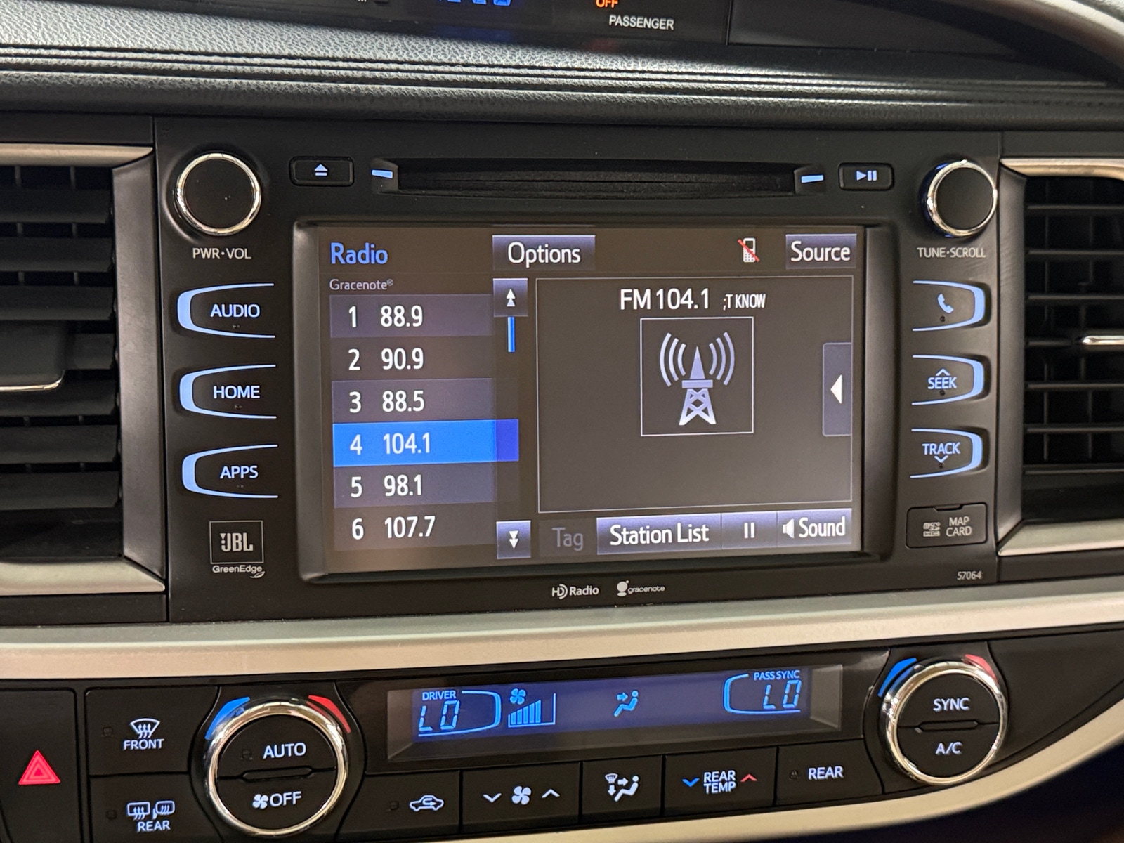 Thumbnail: 2015 Toyota Highlander - 3