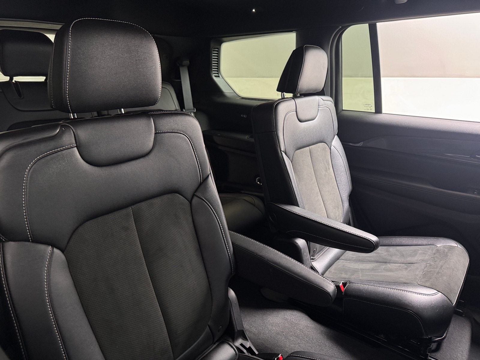 Thumbnail: 2023 Jeep Grand Cherokee L - 5
