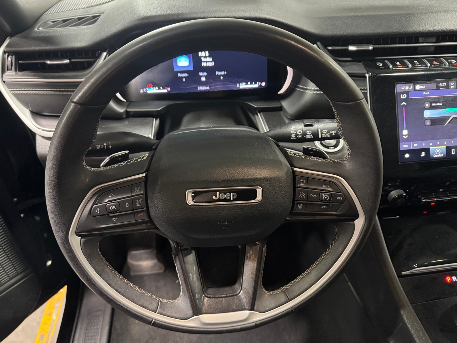 Thumbnail: 2023 Jeep Grand Cherokee L - 4