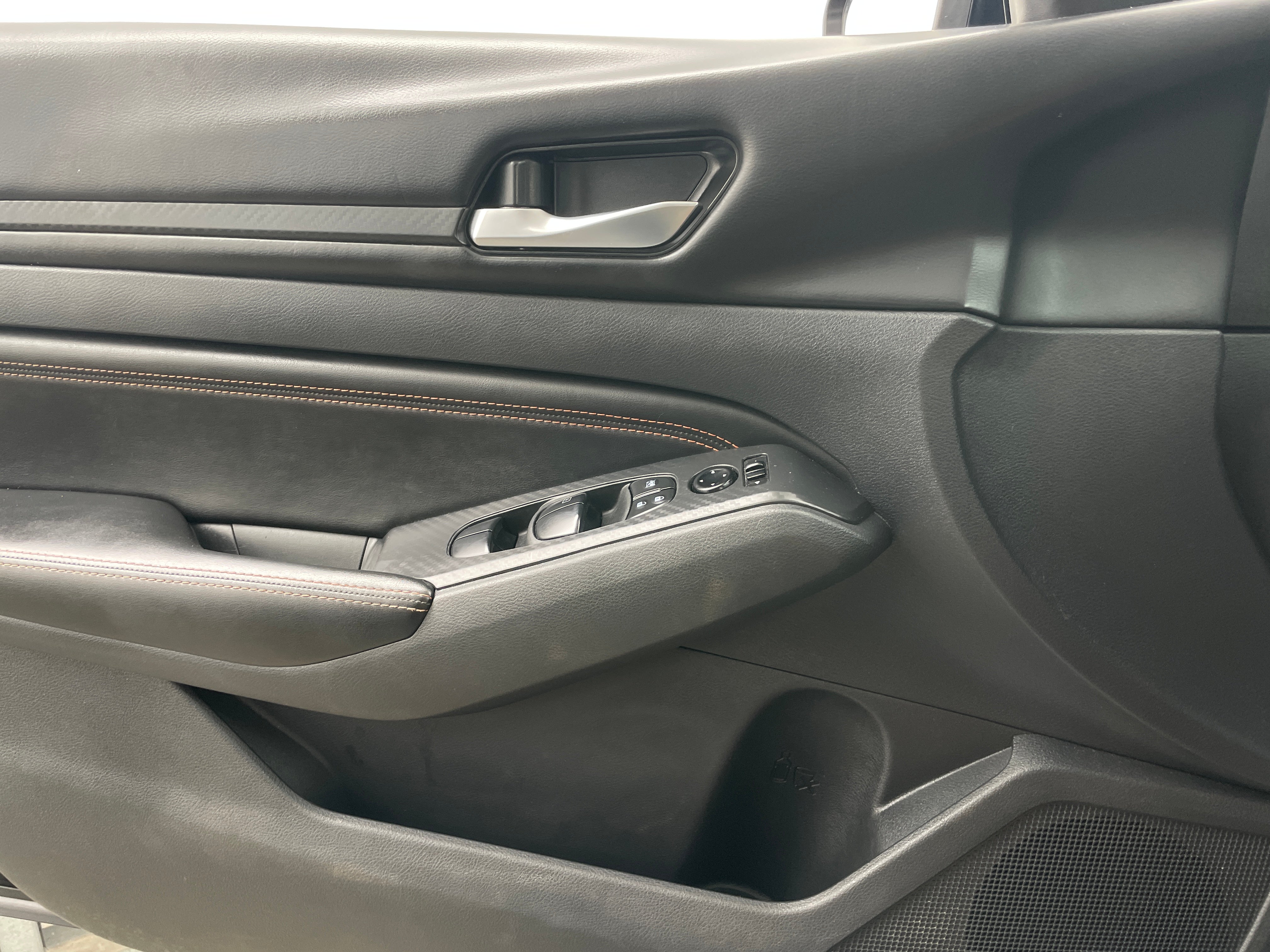2022 Nissan Altima SR - Photo 9