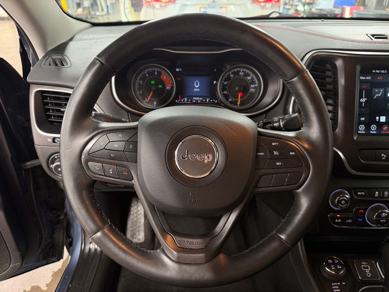 Thumbnail: 2019 Jeep Cherokee - 5