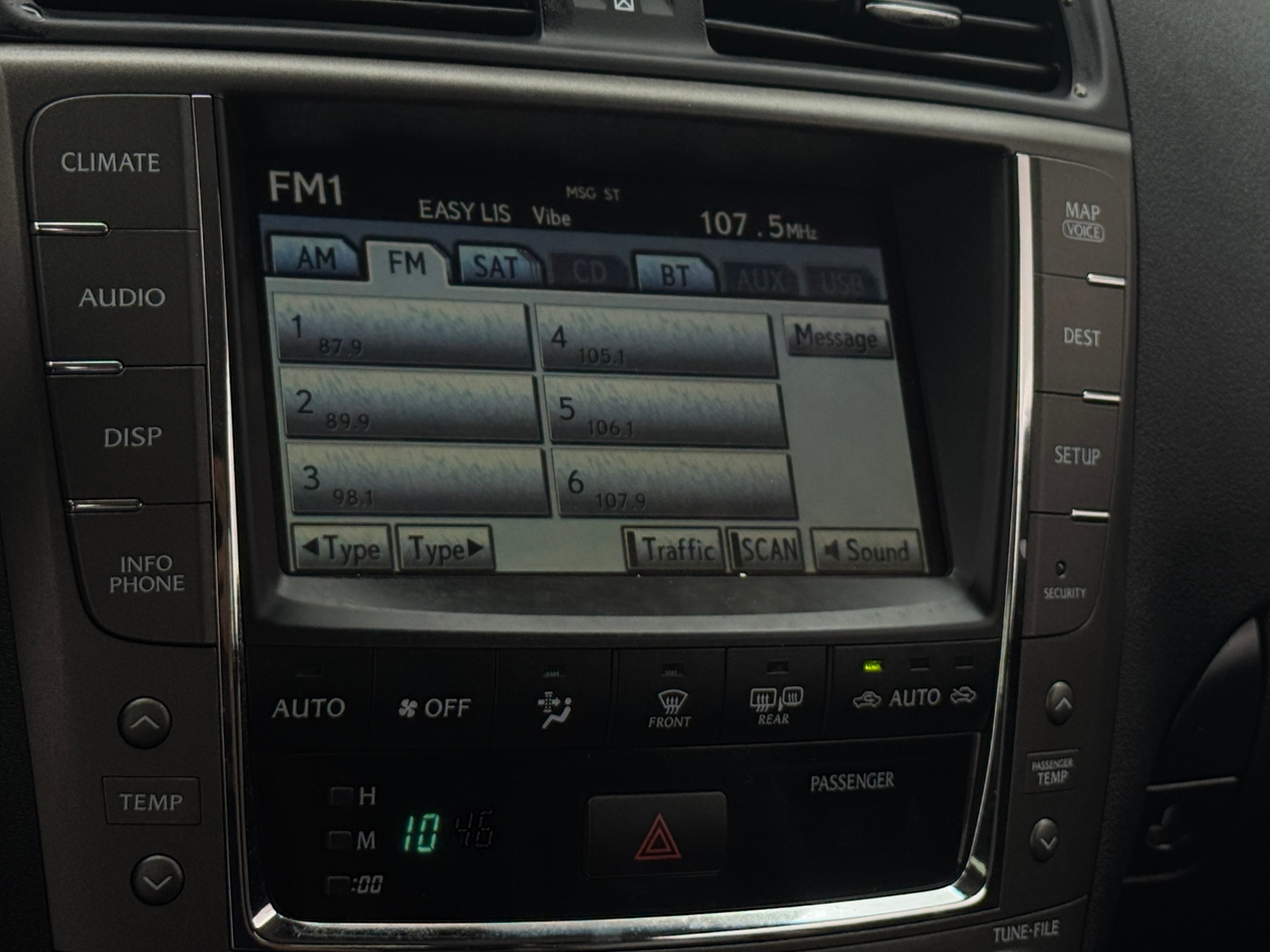 Thumbnail: 2010 Lexus IS - 3