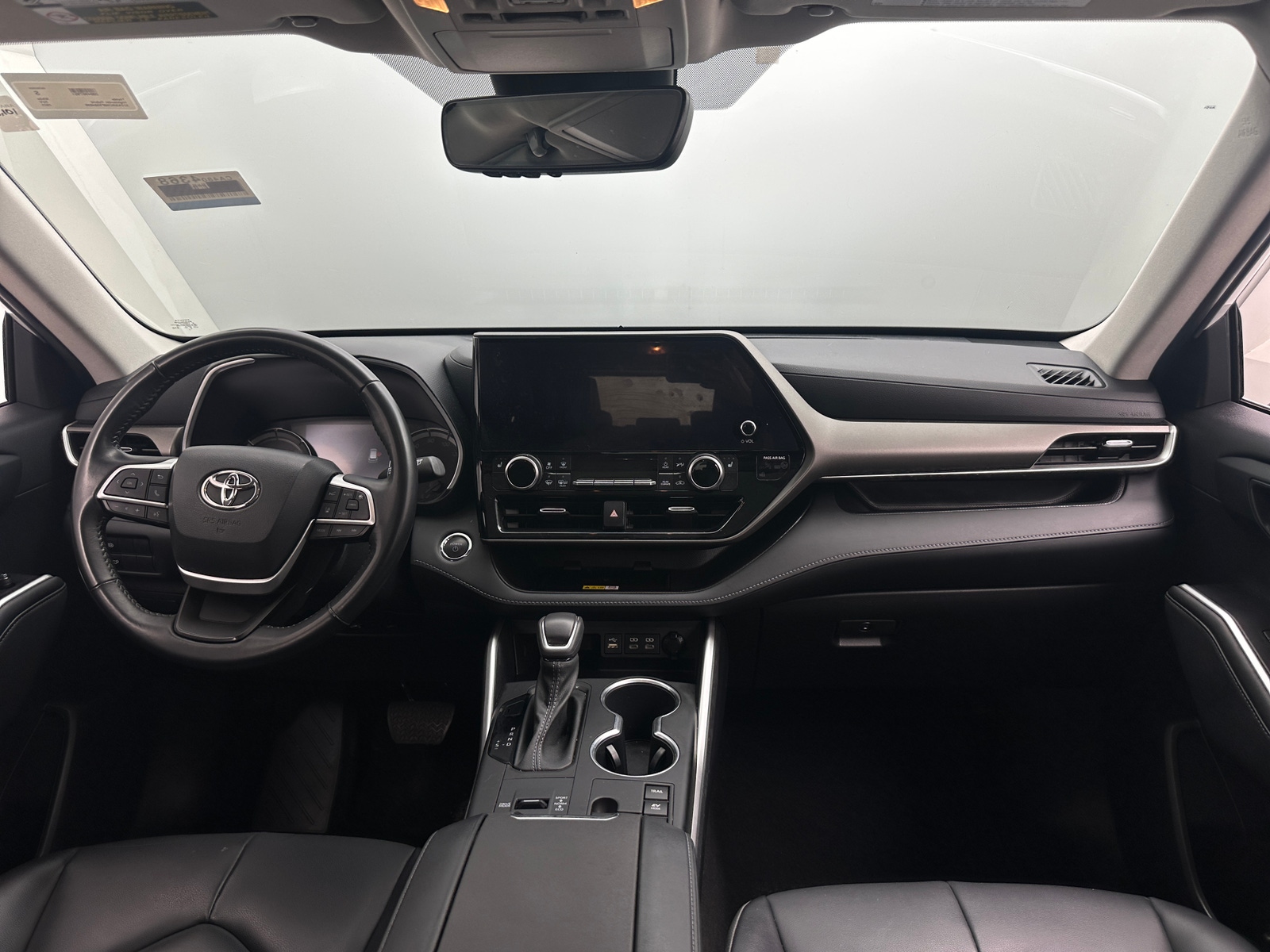 Thumbnail: 2023 Toyota Highlander - 2