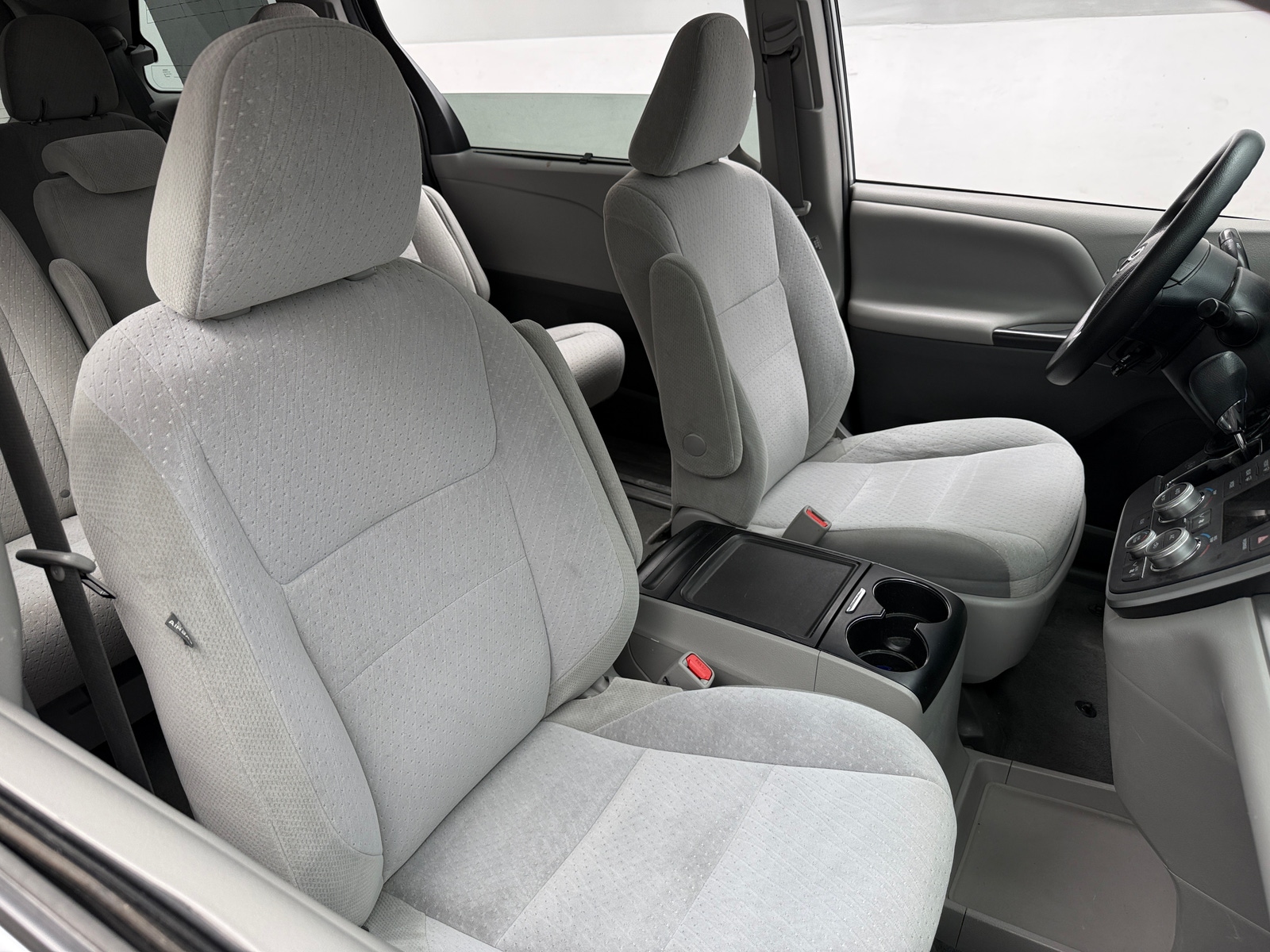 Thumbnail: 2020 Toyota Sienna - 2