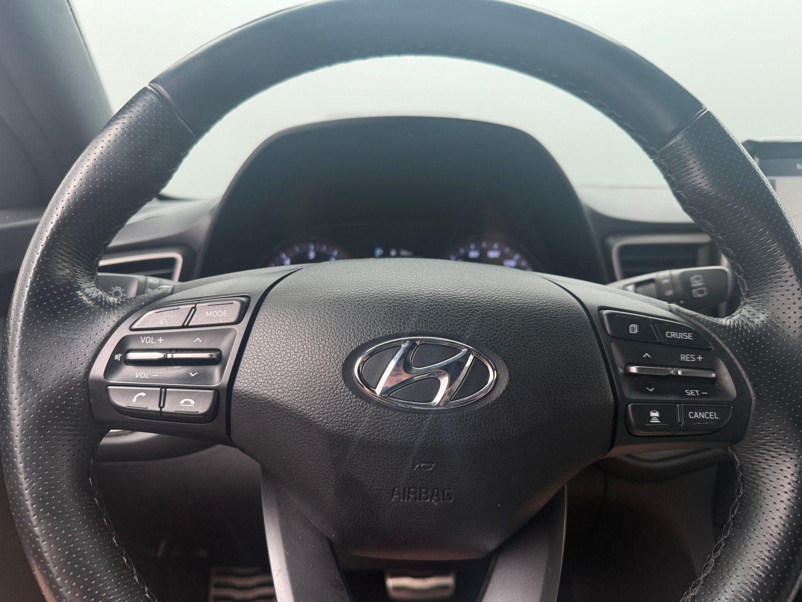 Thumbnail: 2020 Hyundai Veloster - 4