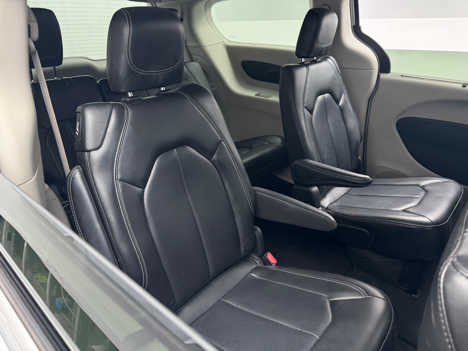 Thumbnail: 2023 Chrysler Pacifica - 5