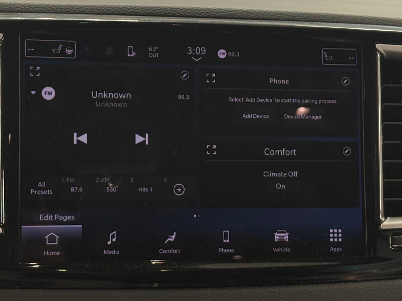 Thumbnail: 2023 Chrysler Pacifica - 3