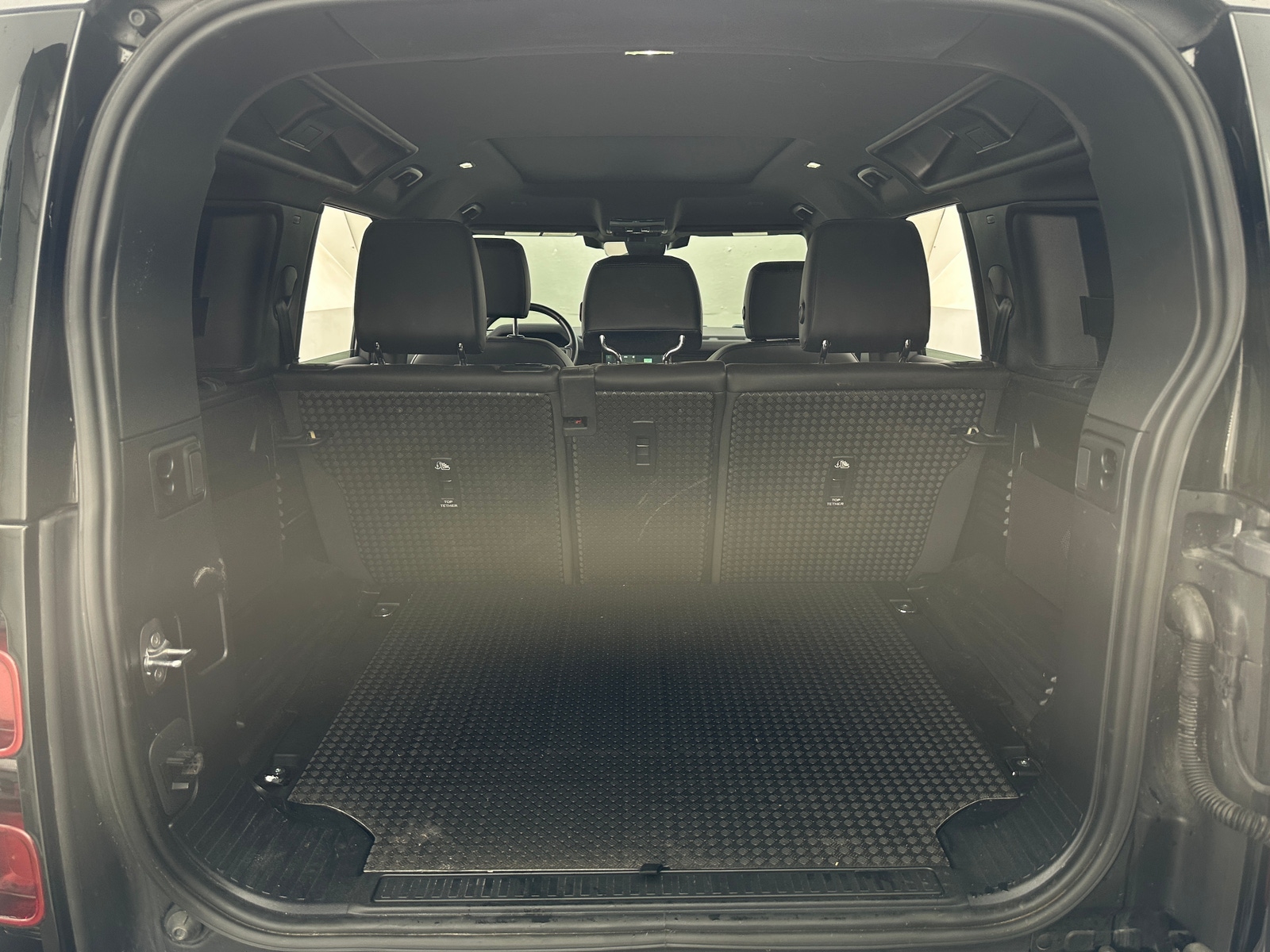 Thumbnail: 2024 Land Rover Defender - 6