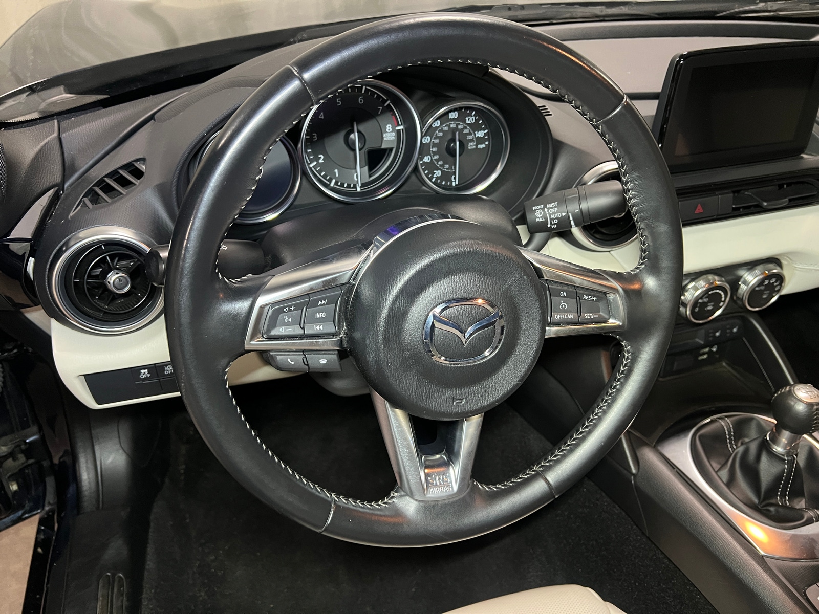 Thumbnail: 2021 Mazda MX-5 Miata - 4