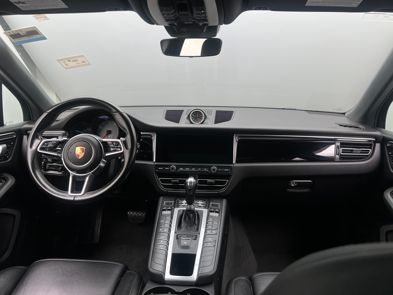 Thumbnail: 2020 Porsche Macan - 2