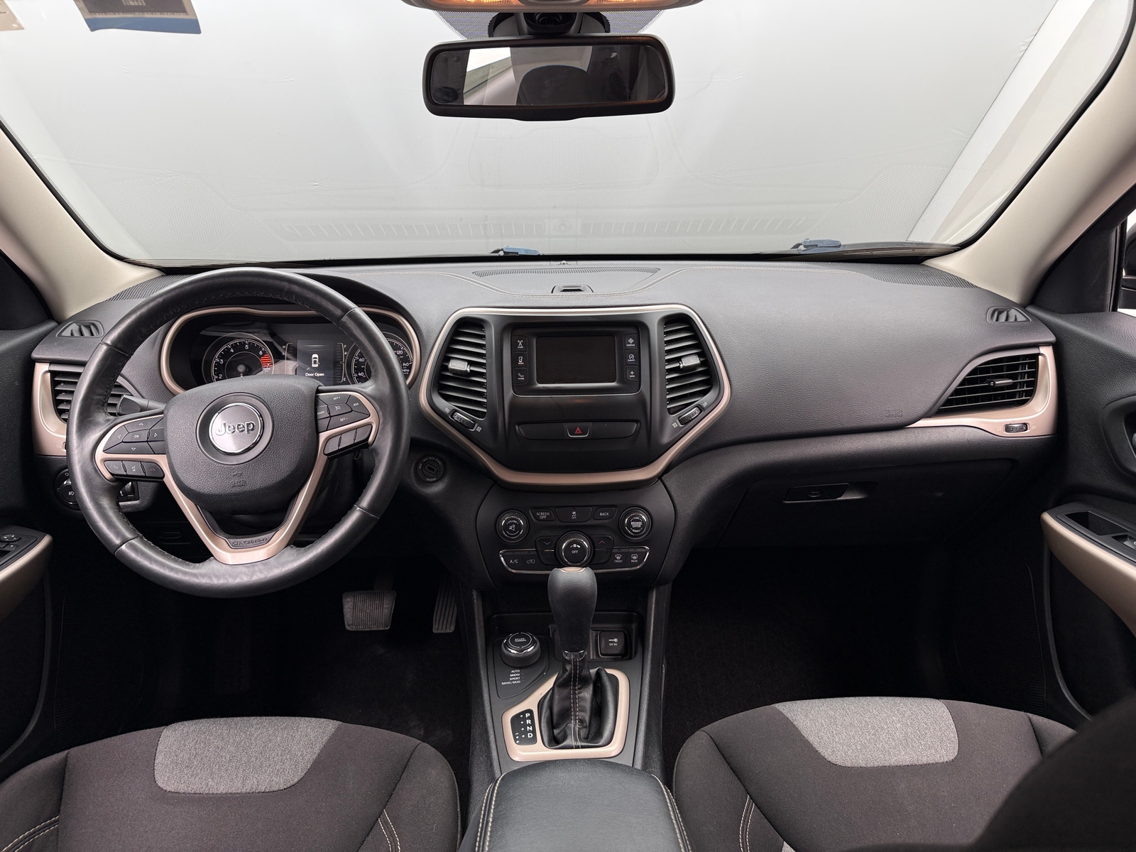 Thumbnail: 2018 Jeep Cherokee - 3