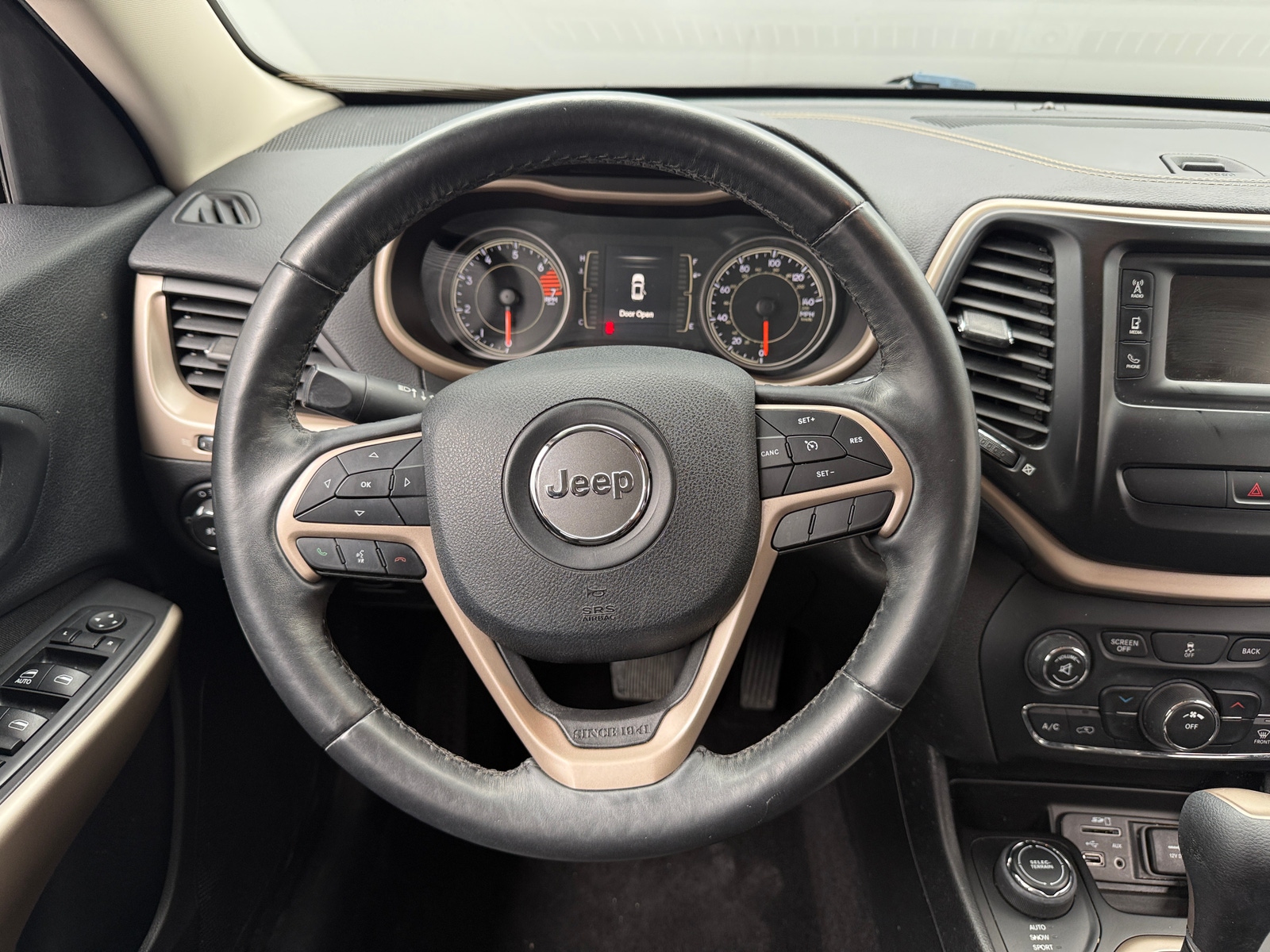 Thumbnail: 2018 Jeep Cherokee - 5