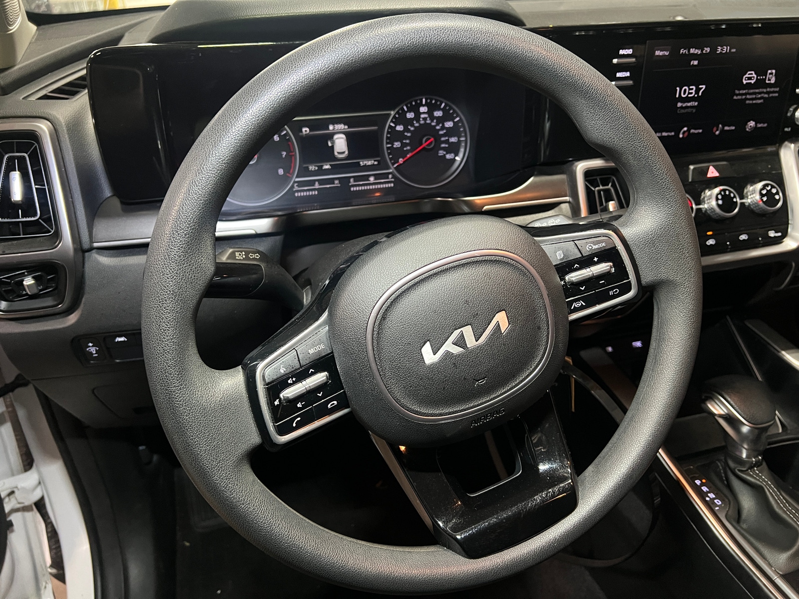 Thumbnail: 2023 Kia Sorento - 5
