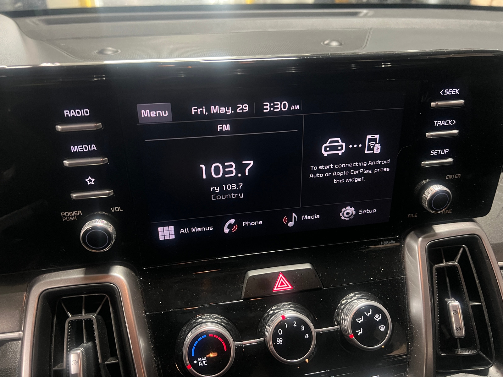 Thumbnail: 2023 Kia Sorento - 4