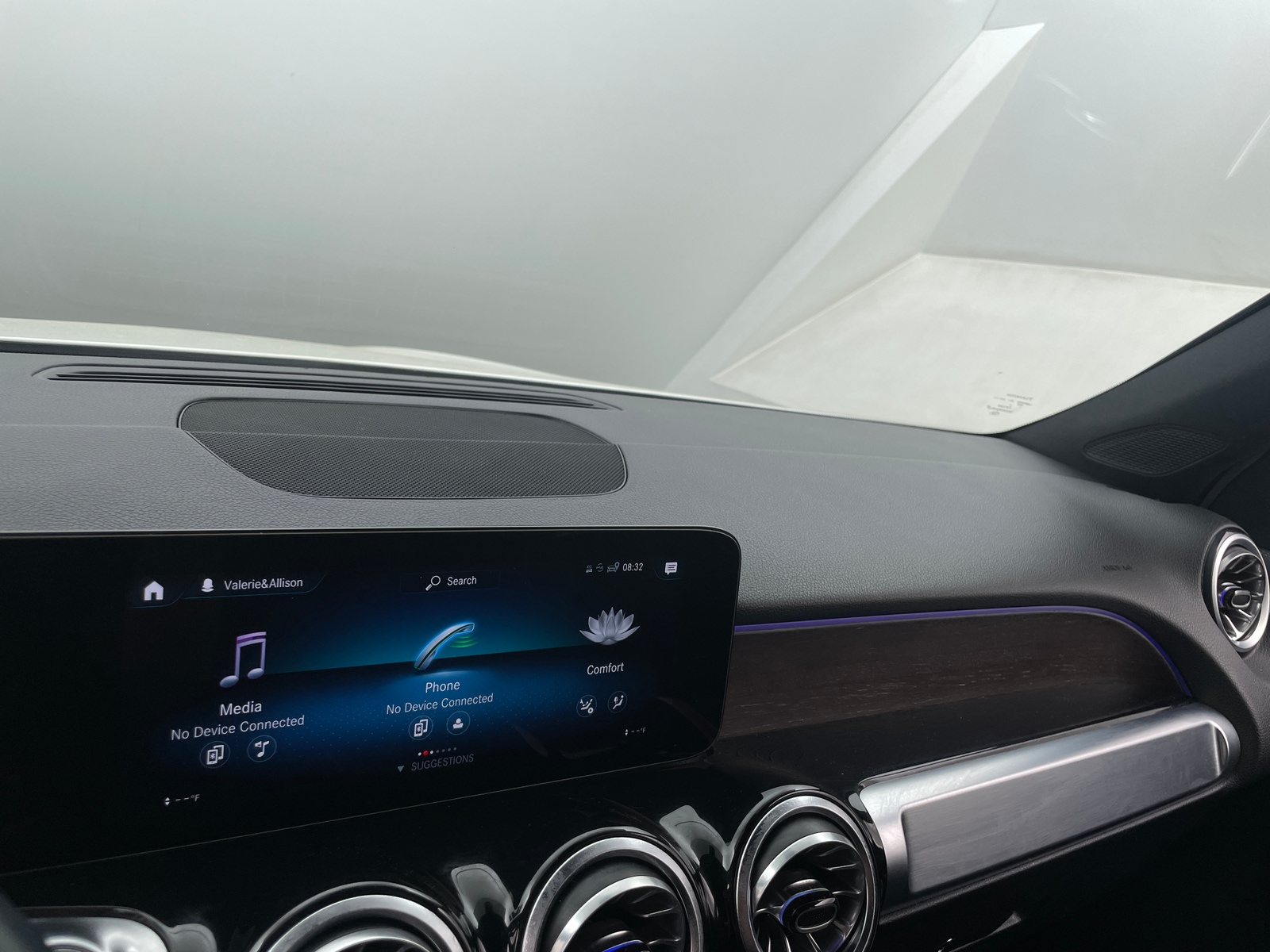 Thumbnail: 2023 Mercedes-Benz GLB - 3