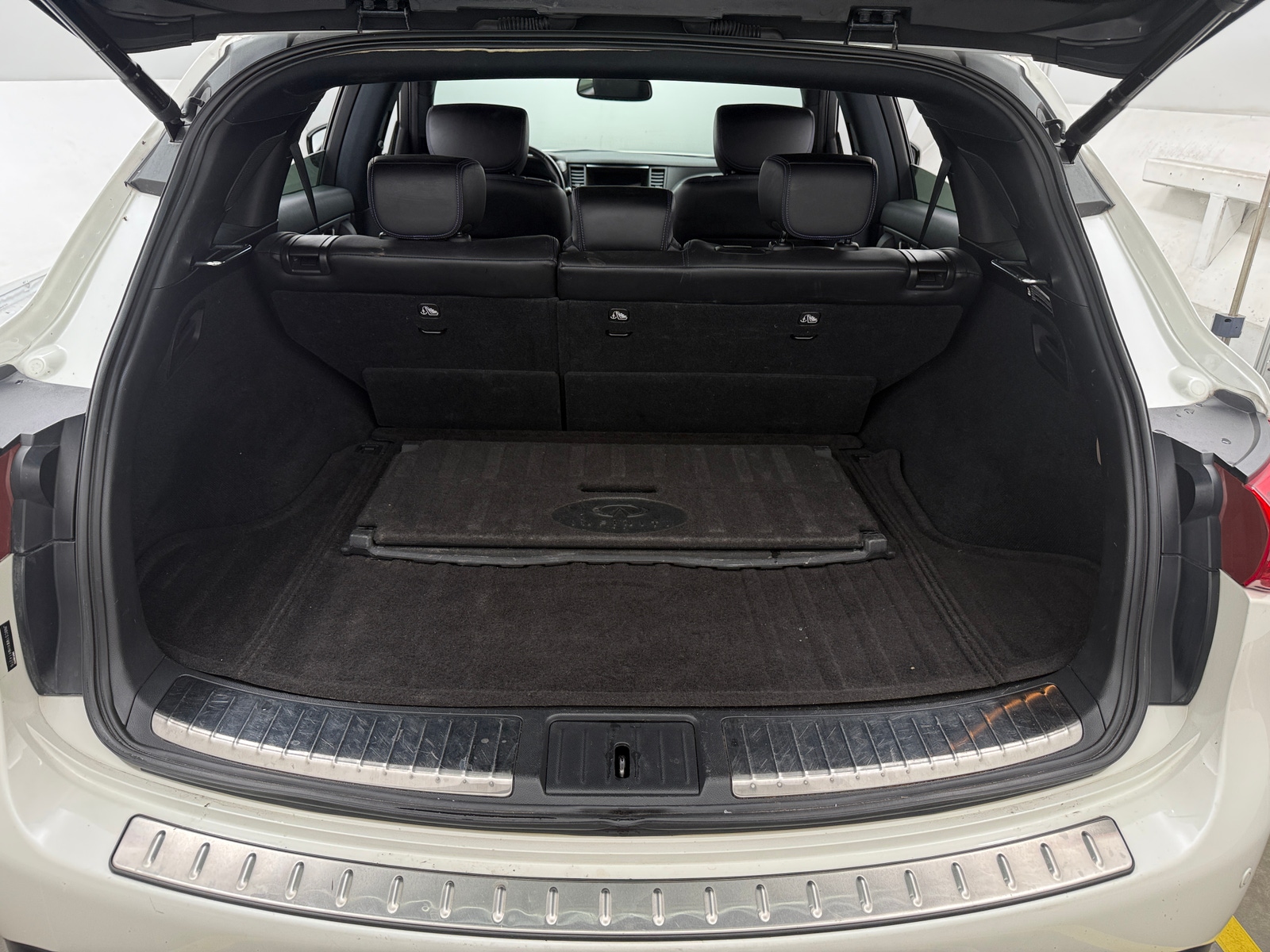Thumbnail: 2017 INFINITI QX70 - 6