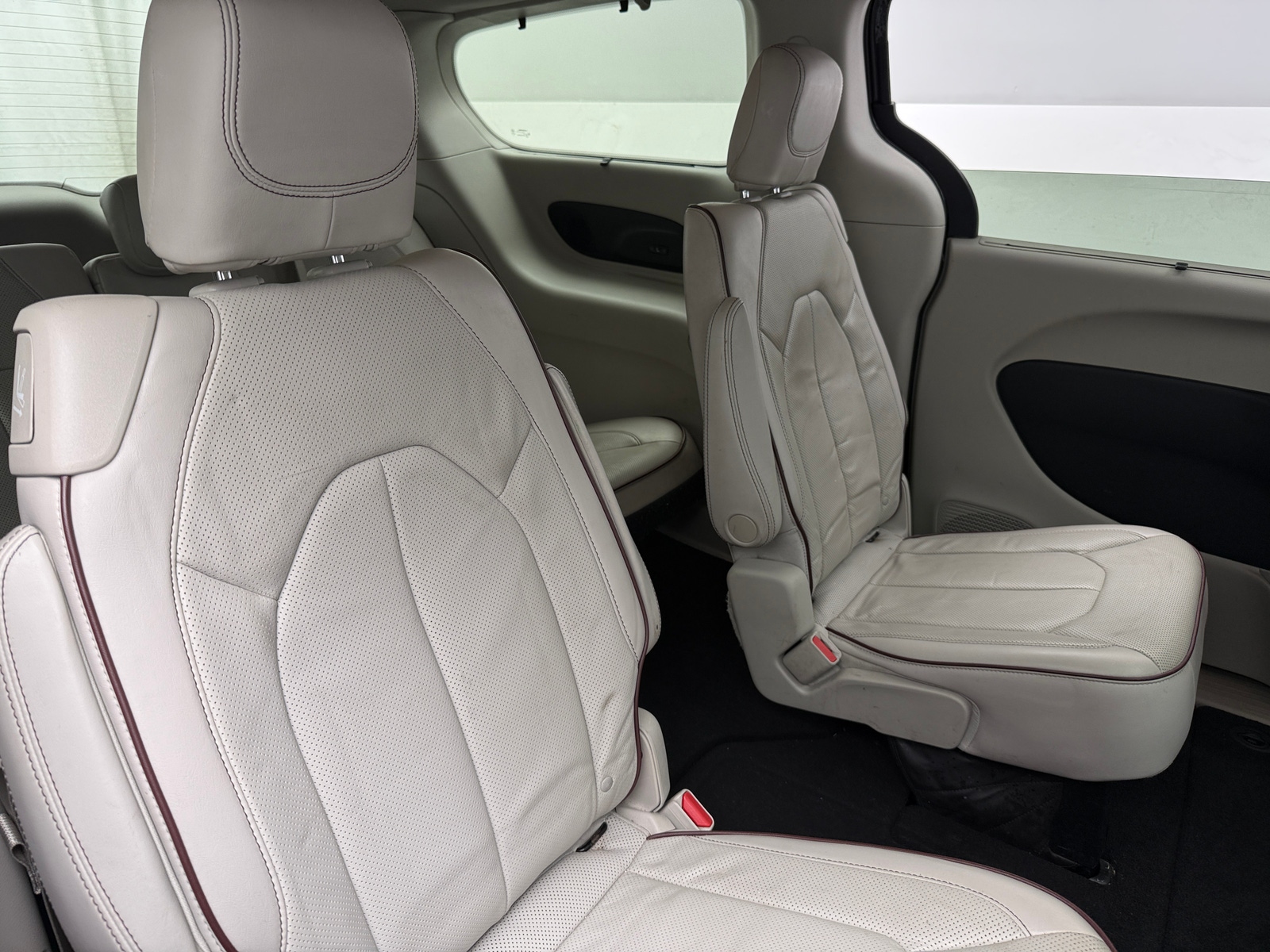 Thumbnail: 2018 Chrysler Pacifica - 5
