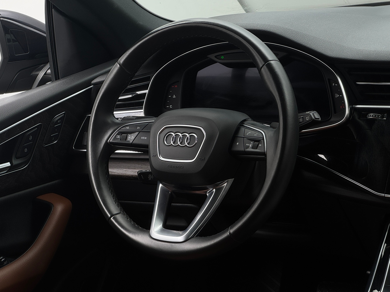 Thumbnail: 2021 Audi Q8 - 4