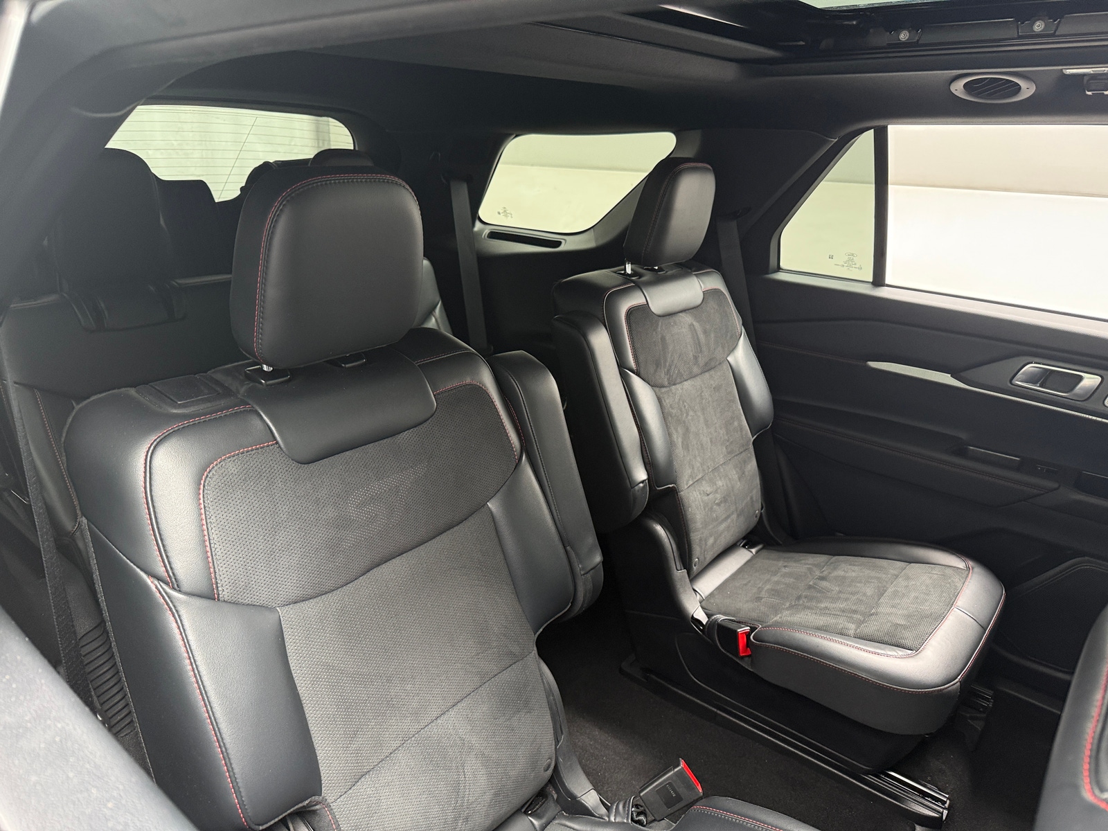 Thumbnail: 2025 Ford Explorer - 5