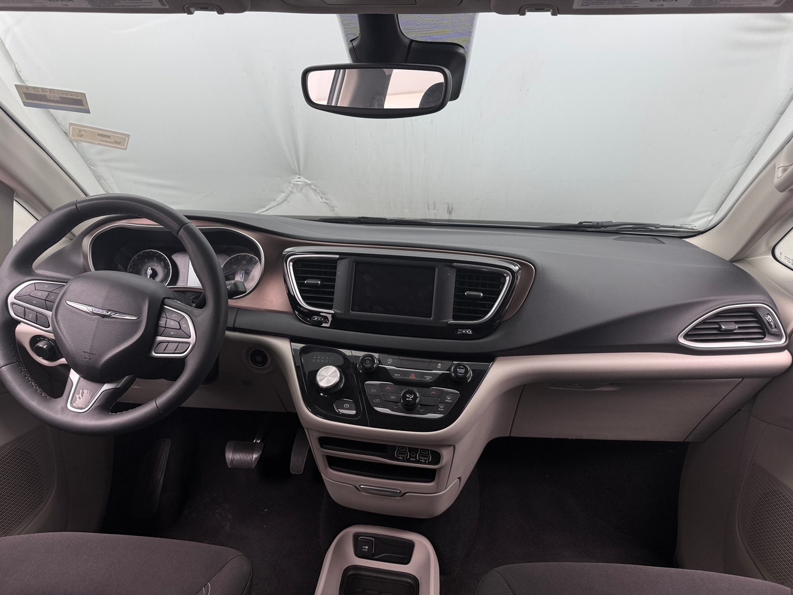 Thumbnail: 2023 Chrysler Voyager - 3