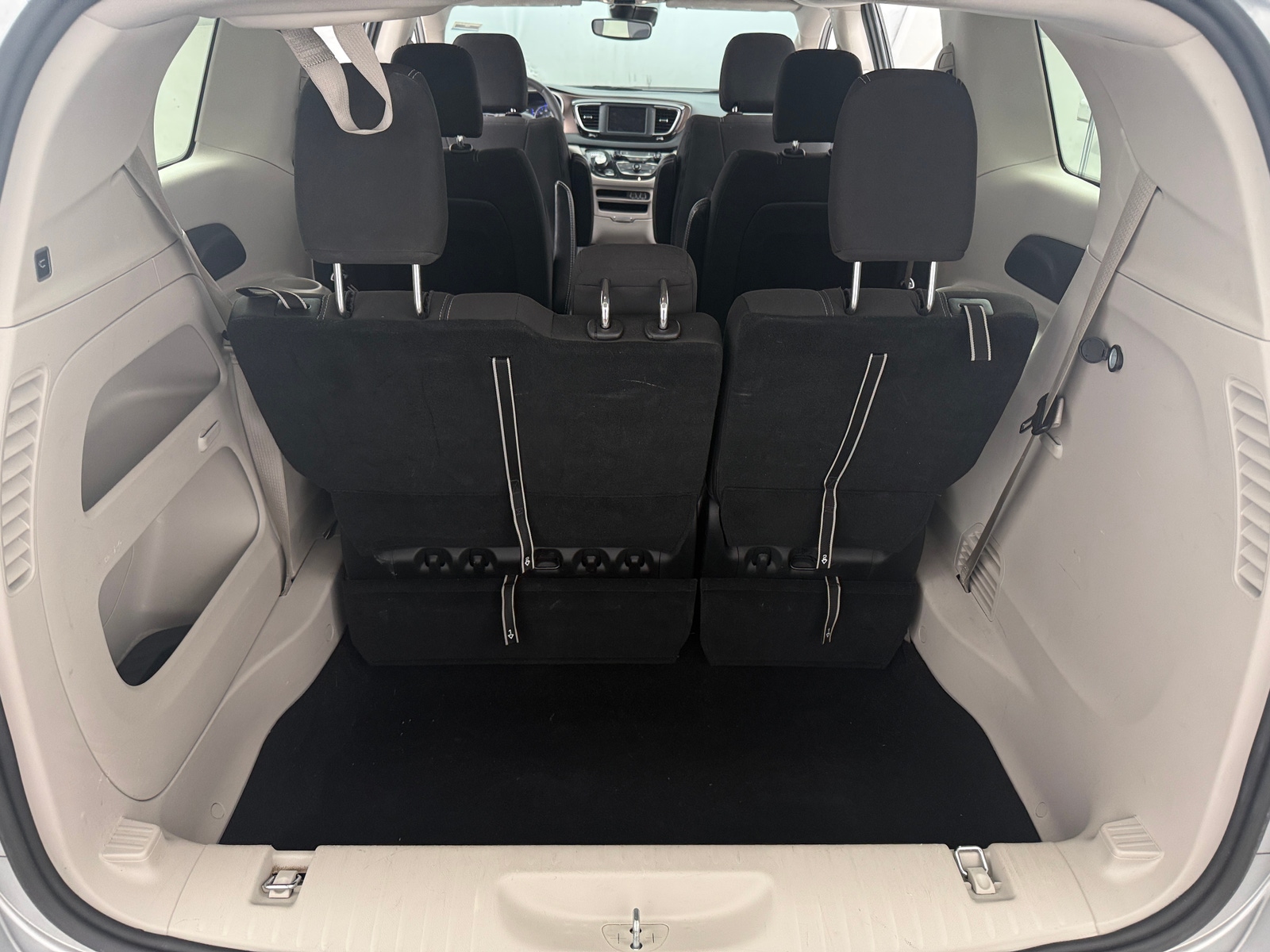 Thumbnail: 2023 Chrysler Voyager - 7