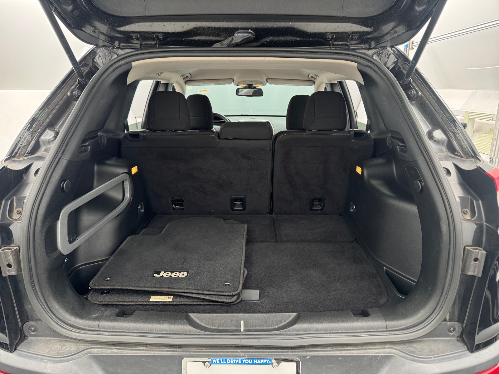 Thumbnail: 2016 Jeep Cherokee - 7