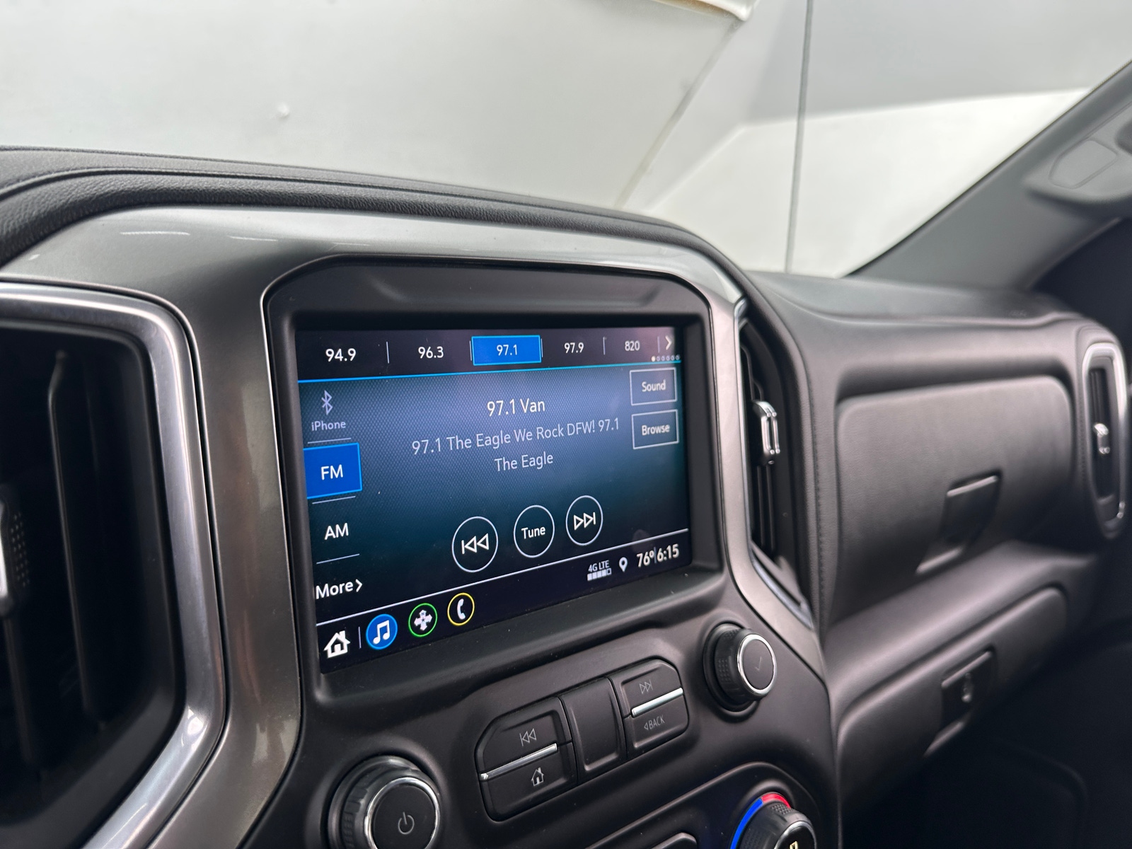 Thumbnail: 2019 Chevrolet Silverado 1500 - 4