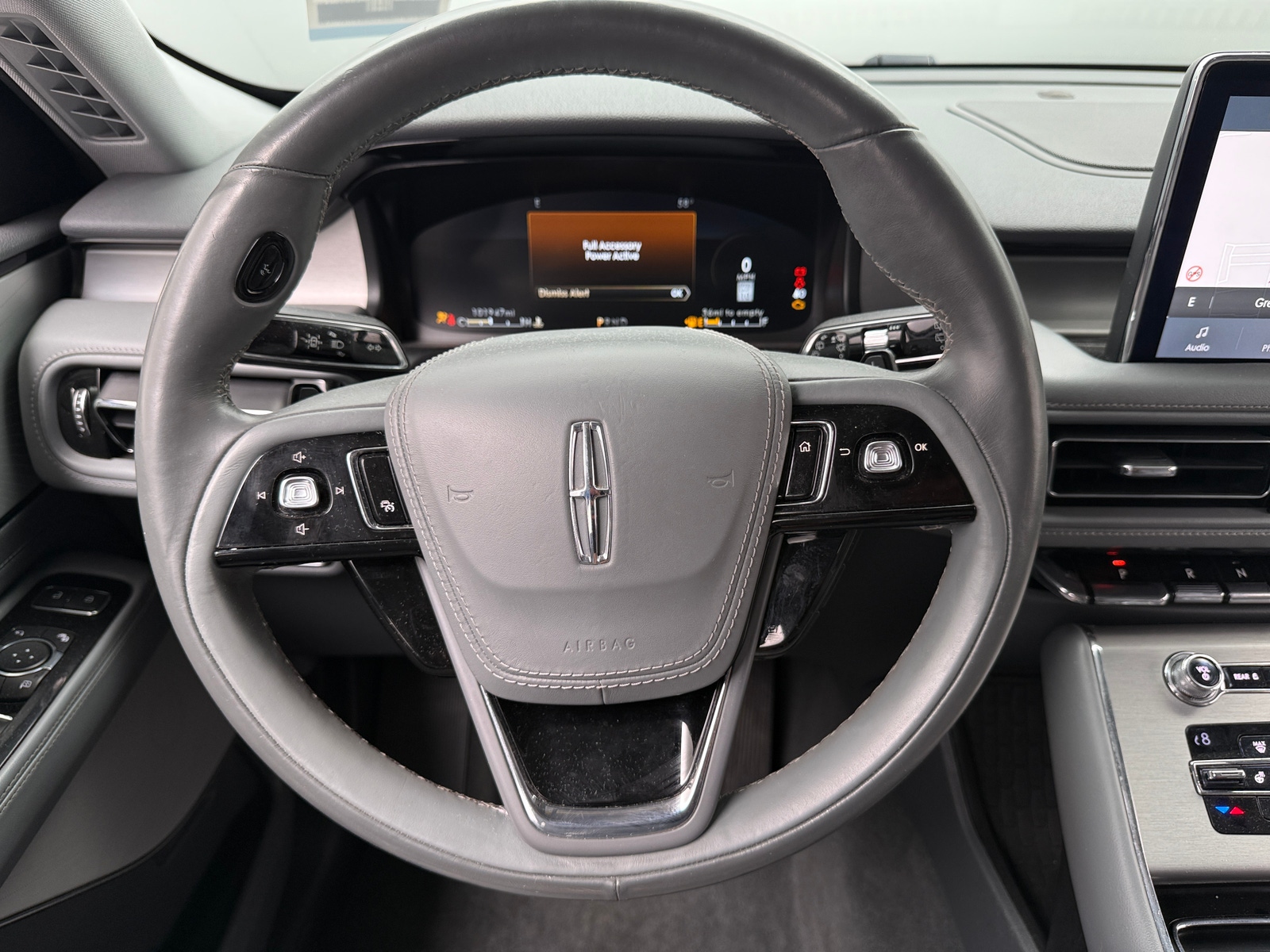 Thumbnail: 2020 Lincoln Aviator - 4