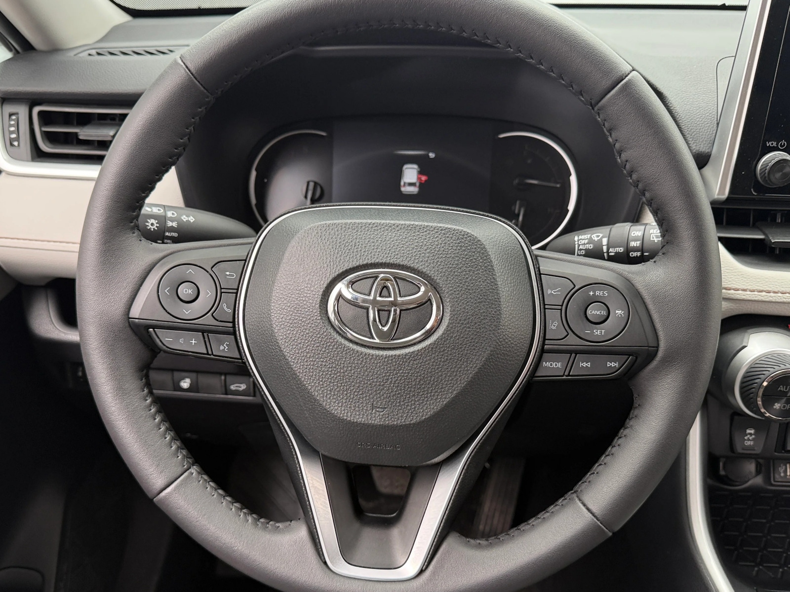 Thumbnail: 2025 Toyota RAV4 - 5