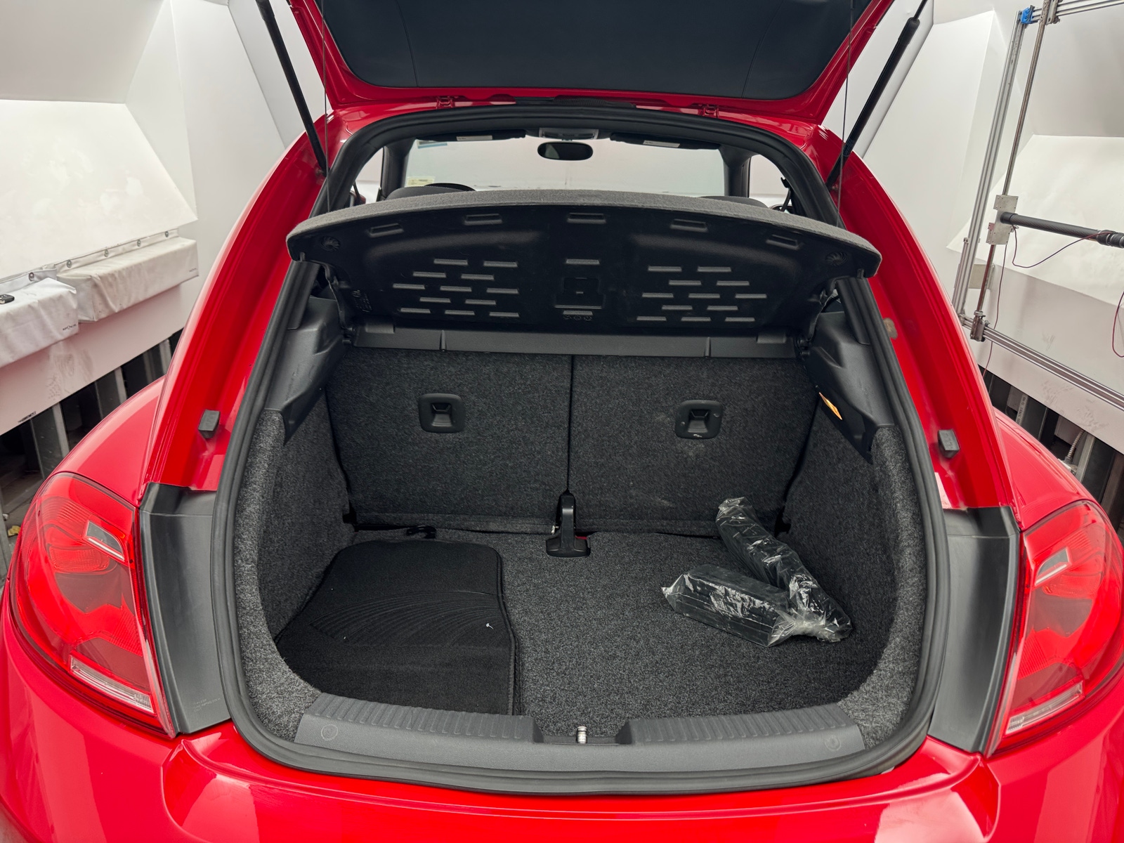 Thumbnail: 2012 Volkswagen Beetle - 7