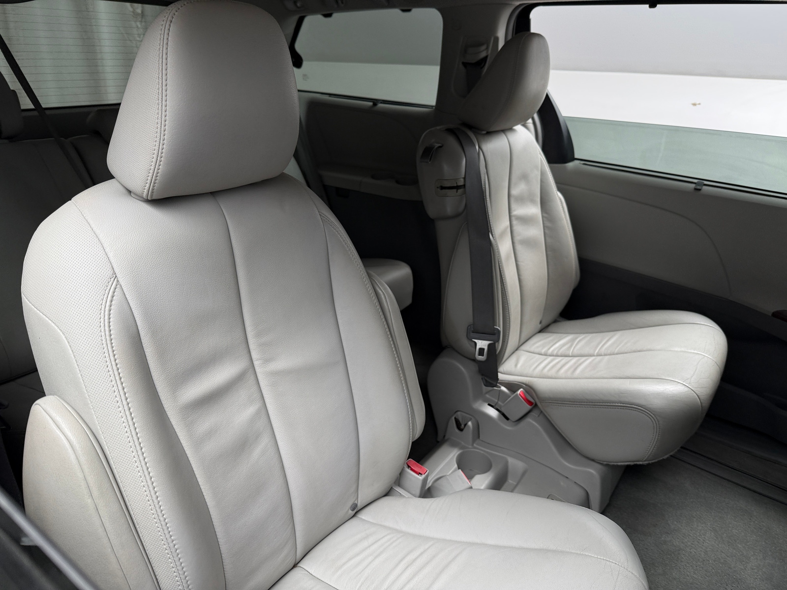 Thumbnail: 2014 Toyota Sienna - 5