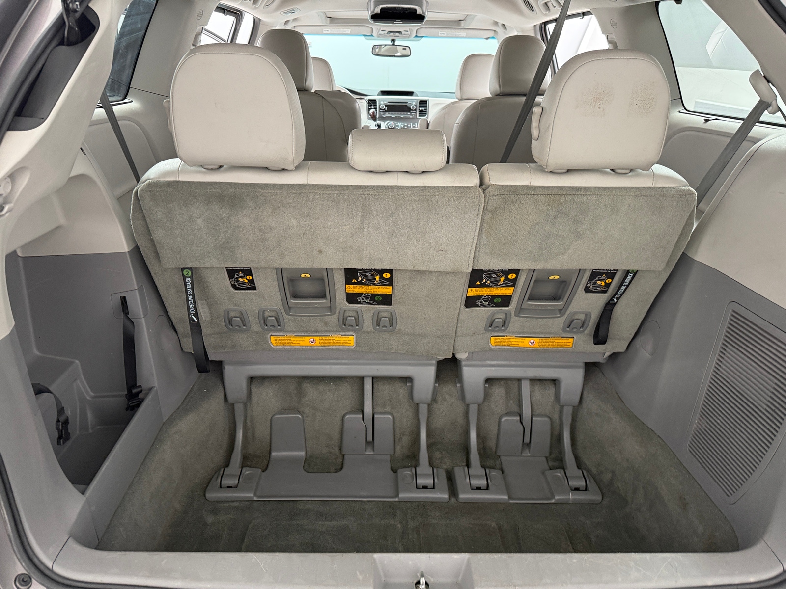 Thumbnail: 2014 Toyota Sienna - 6