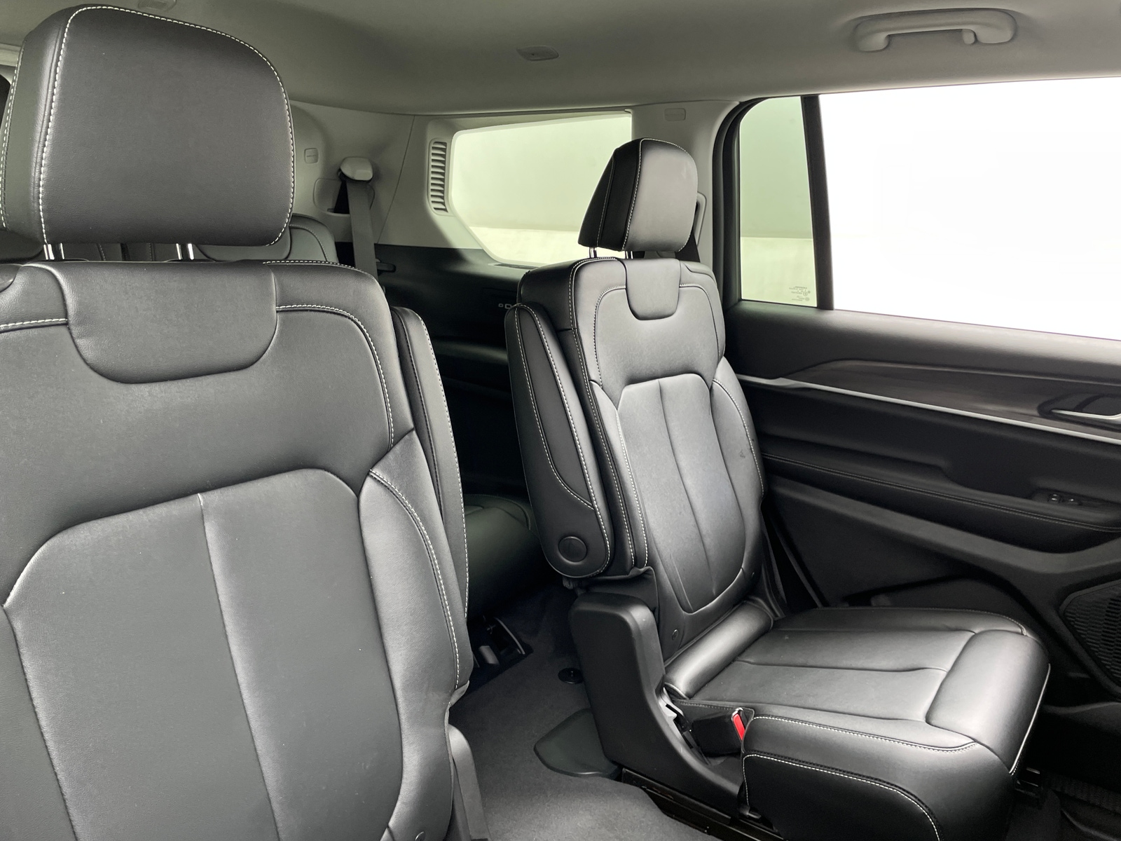 Thumbnail: 2023 Jeep Grand Cherokee L - 5
