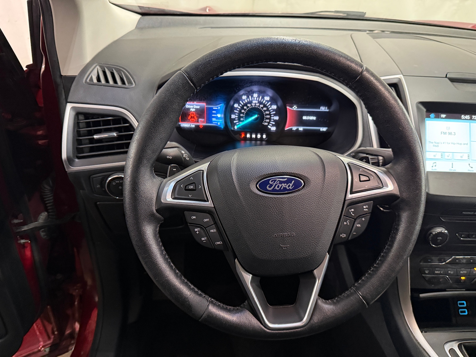Thumbnail: 2017 Ford Edge - 4