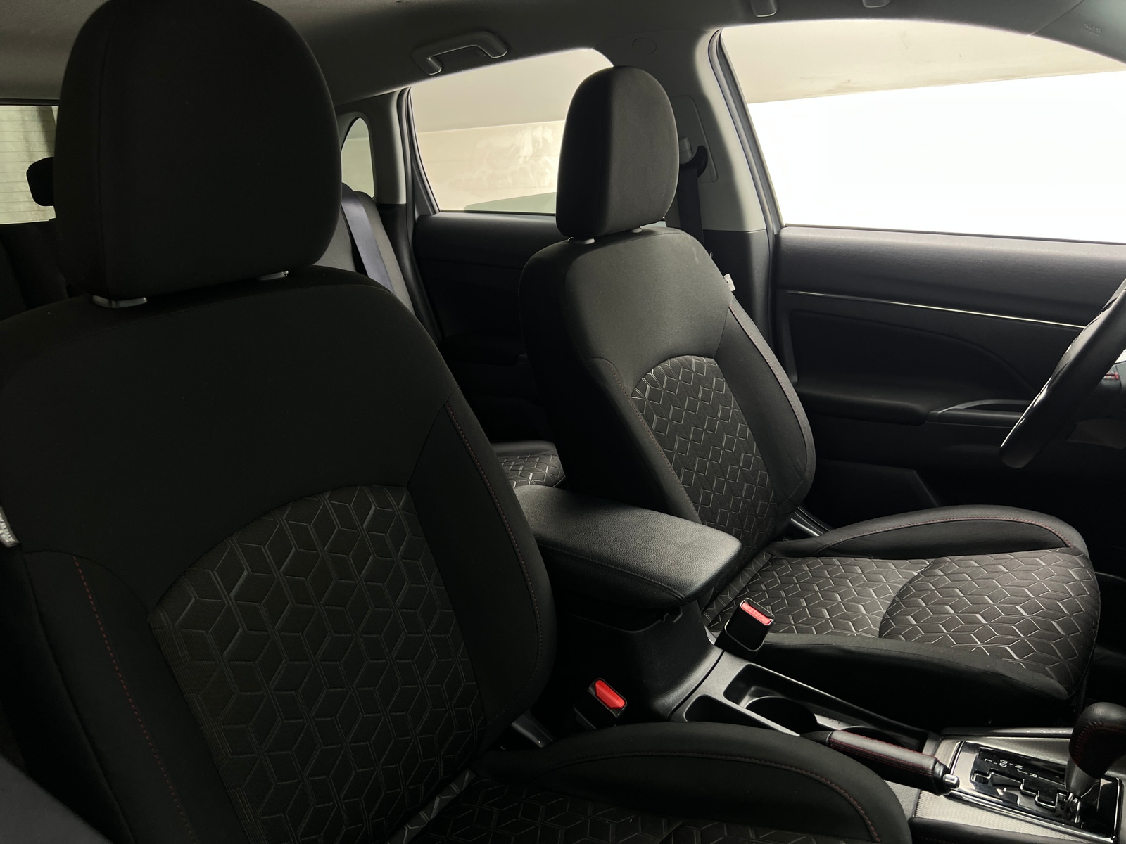 Thumbnail: 2024 Mitsubishi Outlander Sport - 2