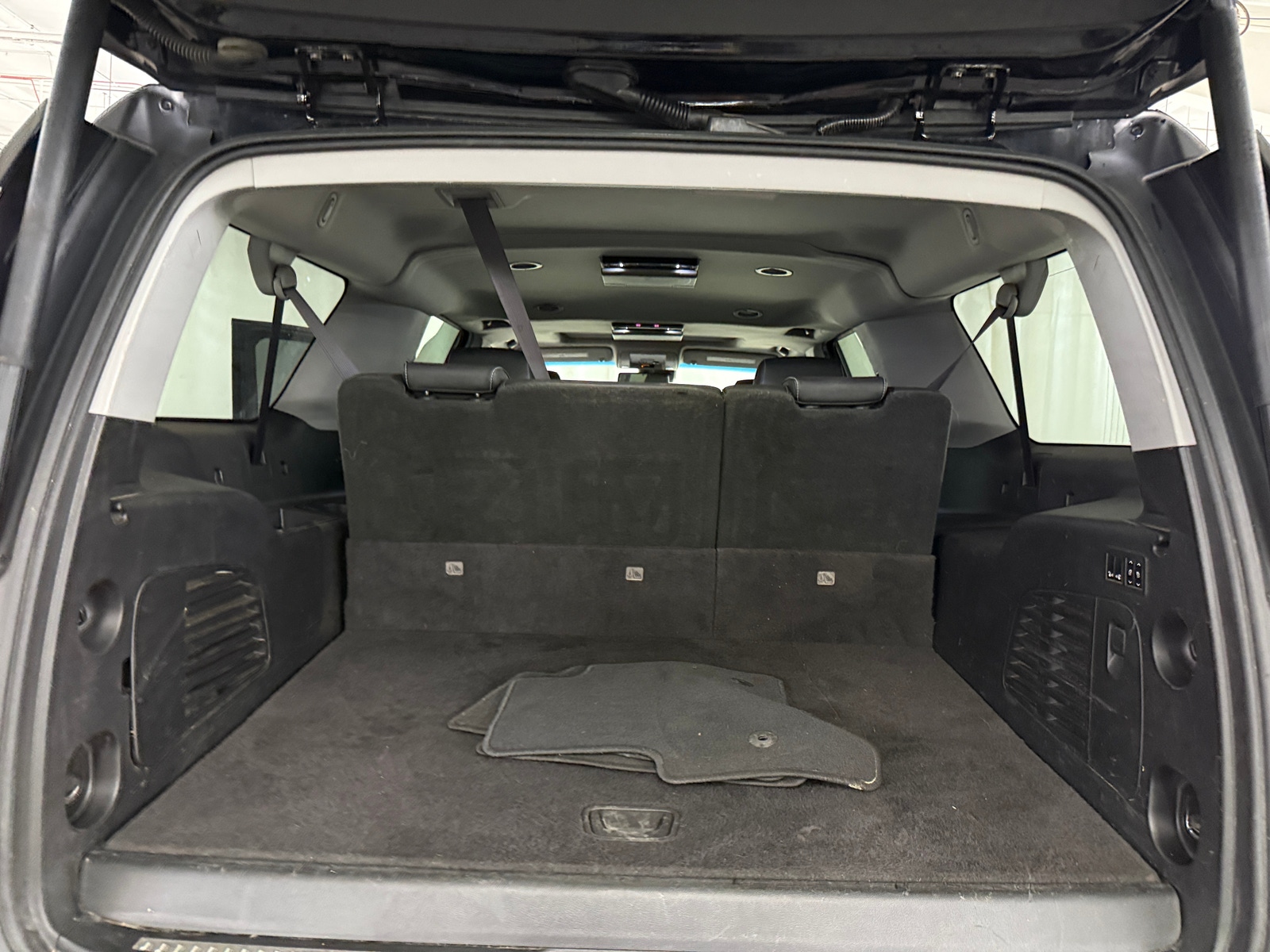 Thumbnail: 2017 Chevrolet Suburban - 6