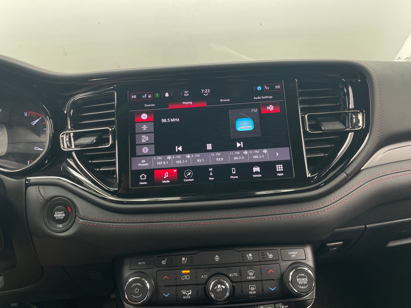 Thumbnail: 2022 Dodge Durango - 3