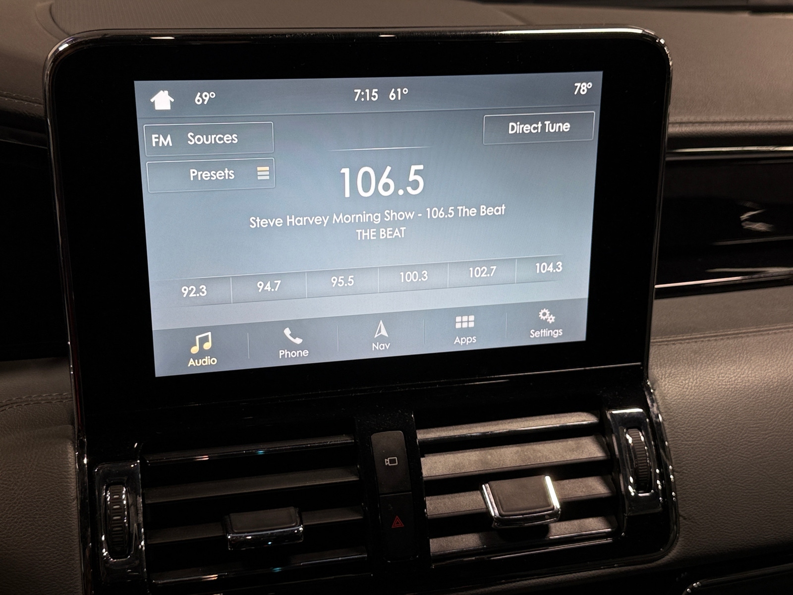 Thumbnail: 2019 Lincoln Navigator L - 3