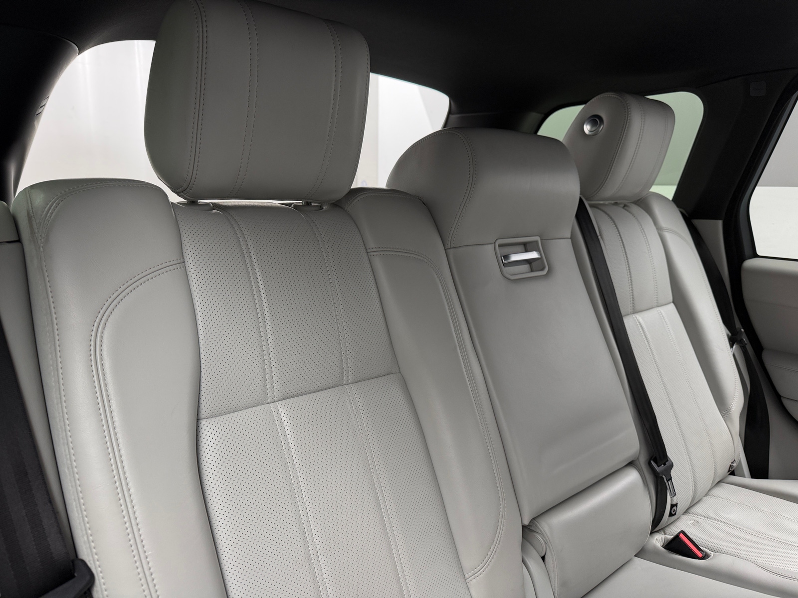 Thumbnail: 2016 Land Rover Range Rover - 5