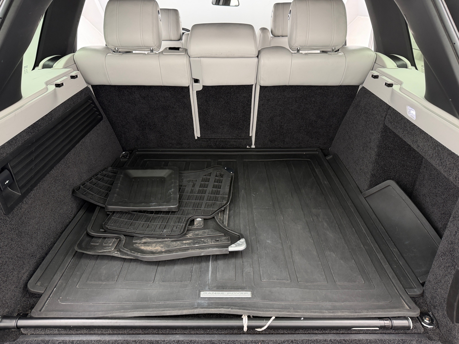 Thumbnail: 2016 Land Rover Range Rover - 6
