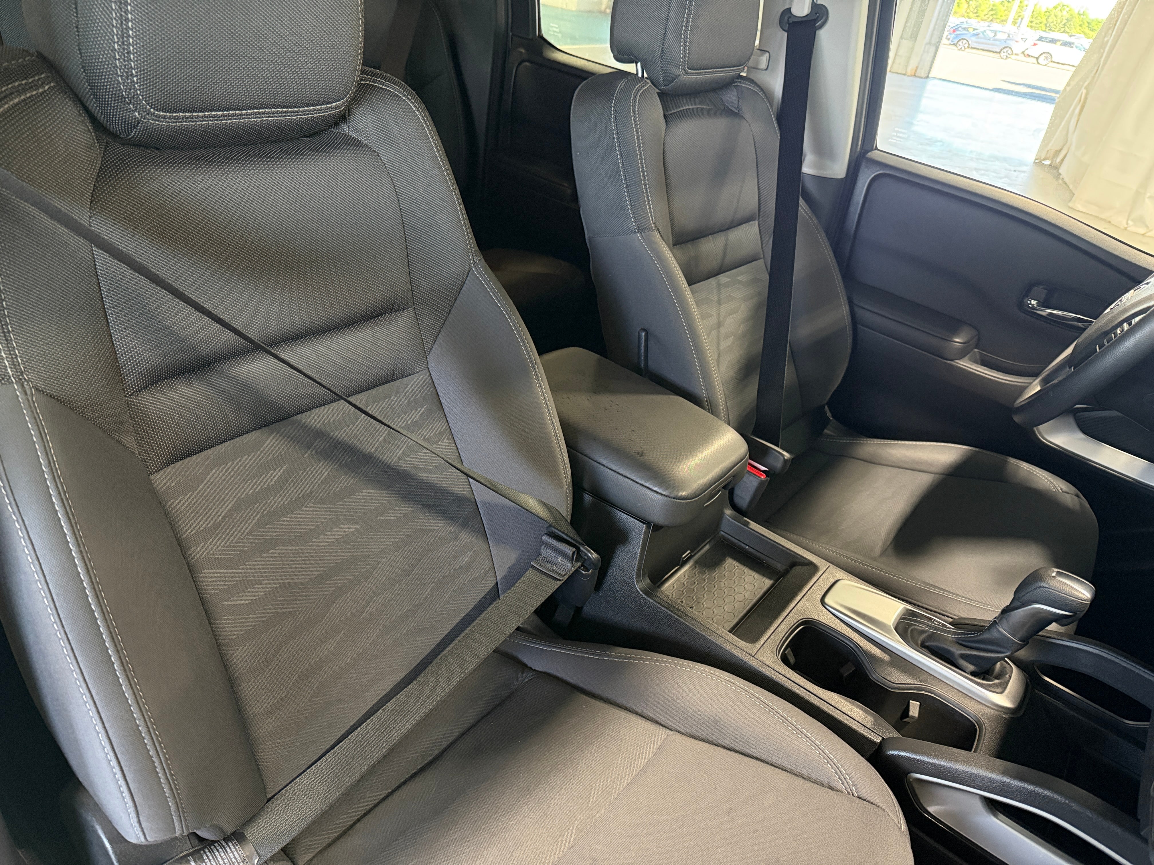 2024 Nissan Frontier SV - Photo 4