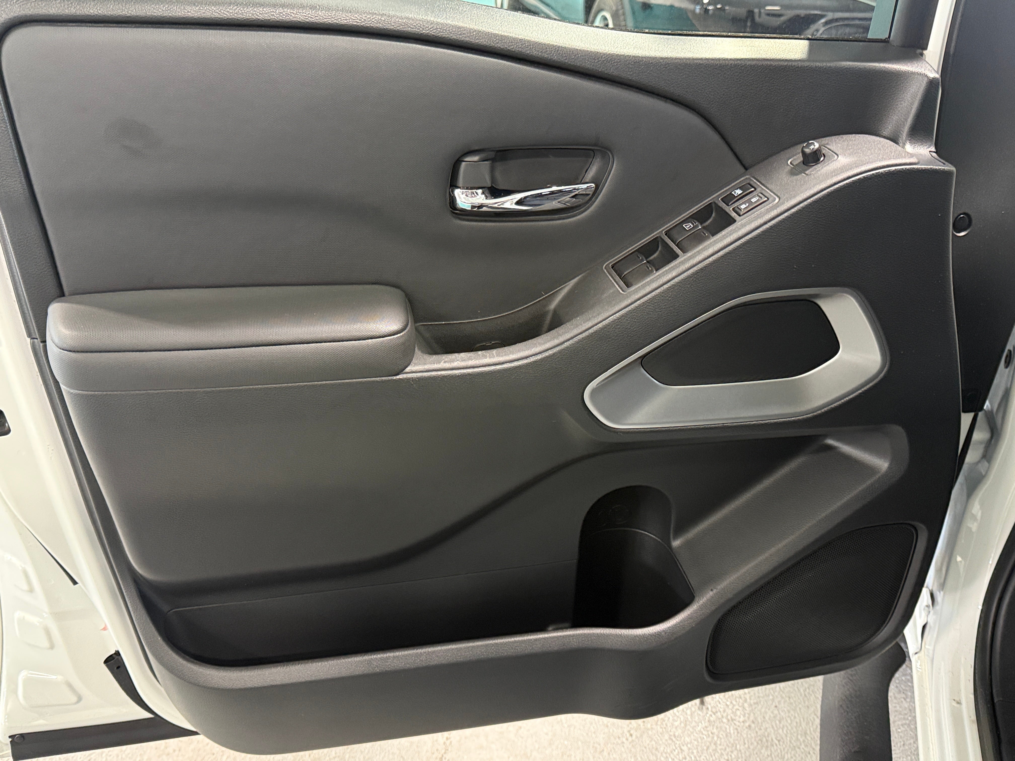 2024 Nissan Frontier SV - Photo 3