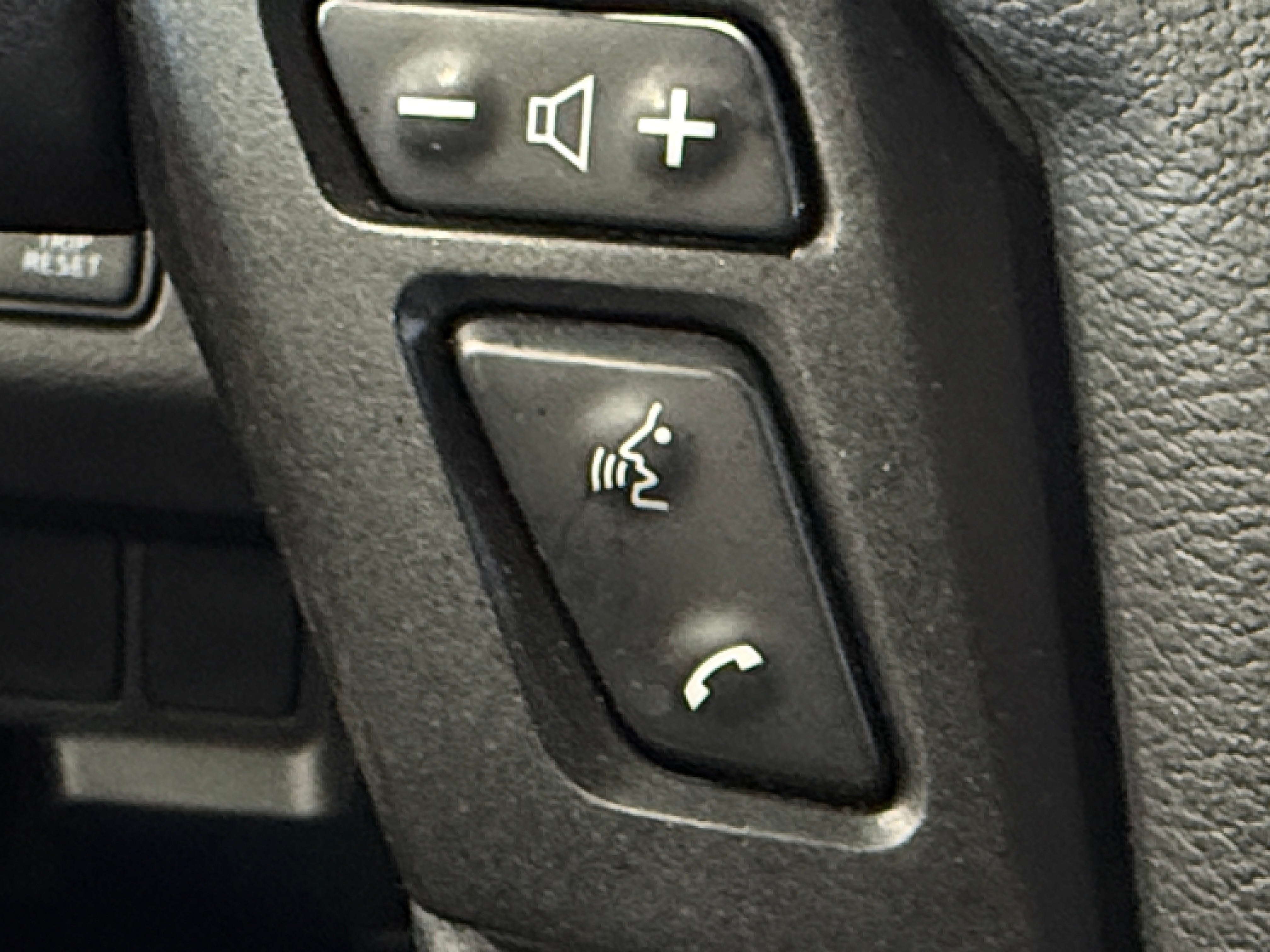 2024 Nissan Frontier SV - Photo 17