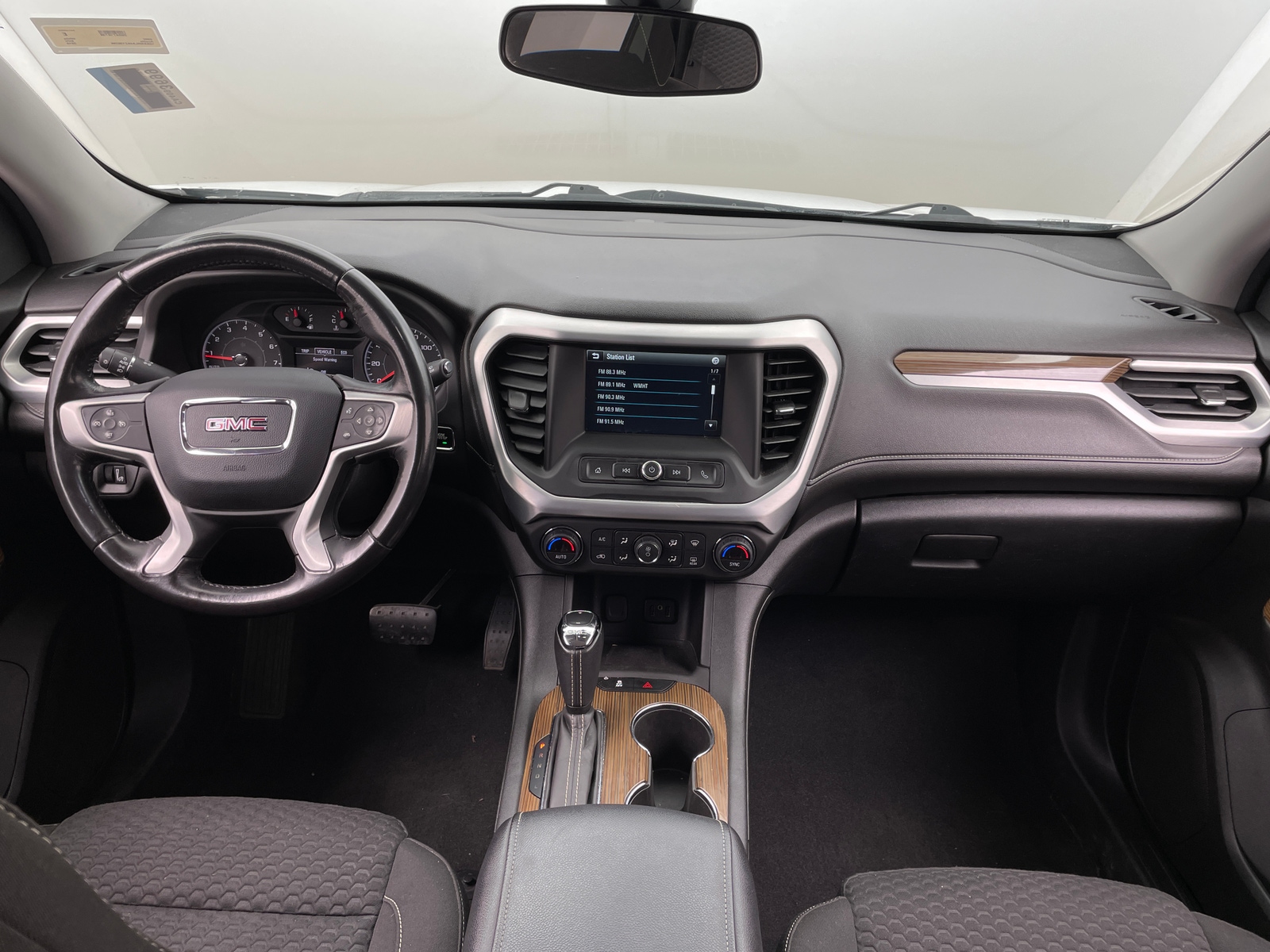 Thumbnail: 2019 GMC Acadia - 3