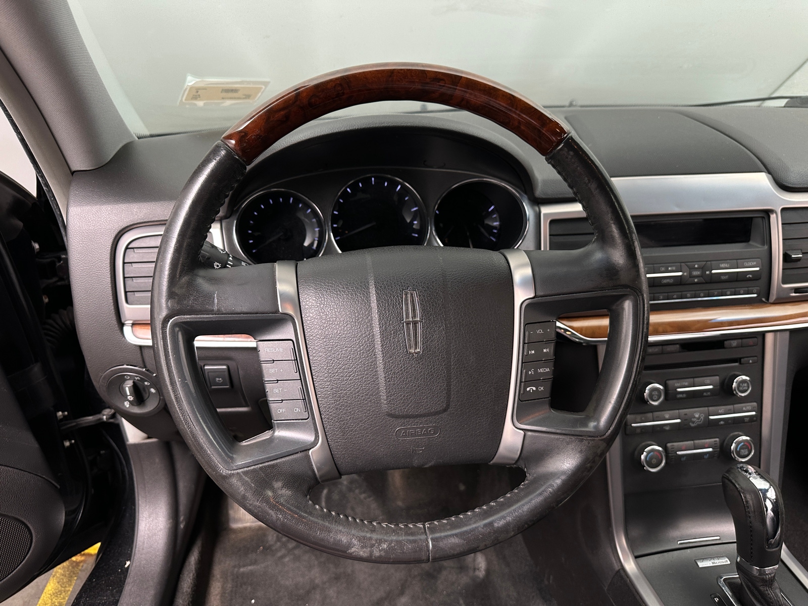 Thumbnail: 2012 Lincoln MKZ - 4